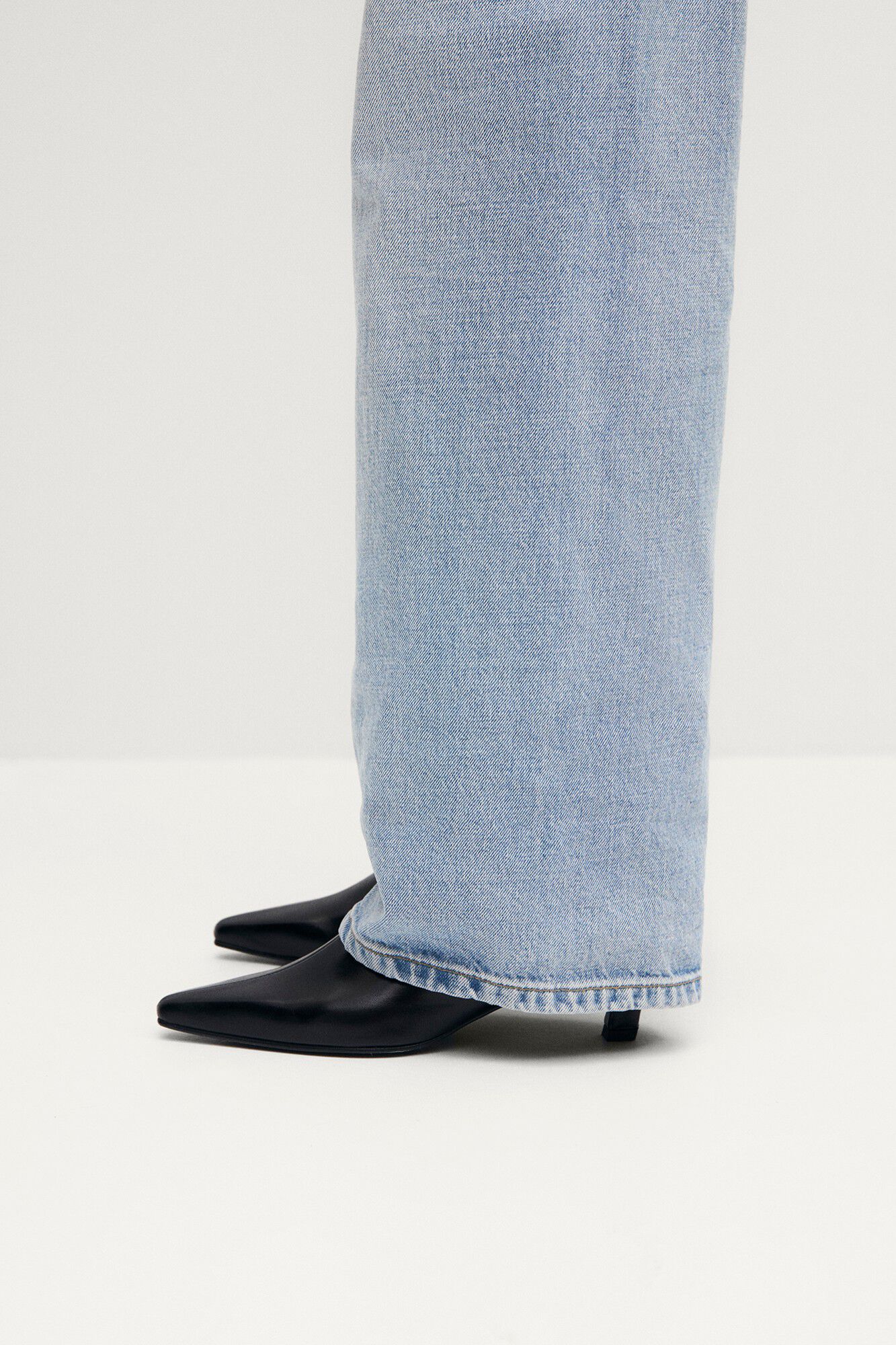 Alohas Botins em couro Ambar Rift Preto