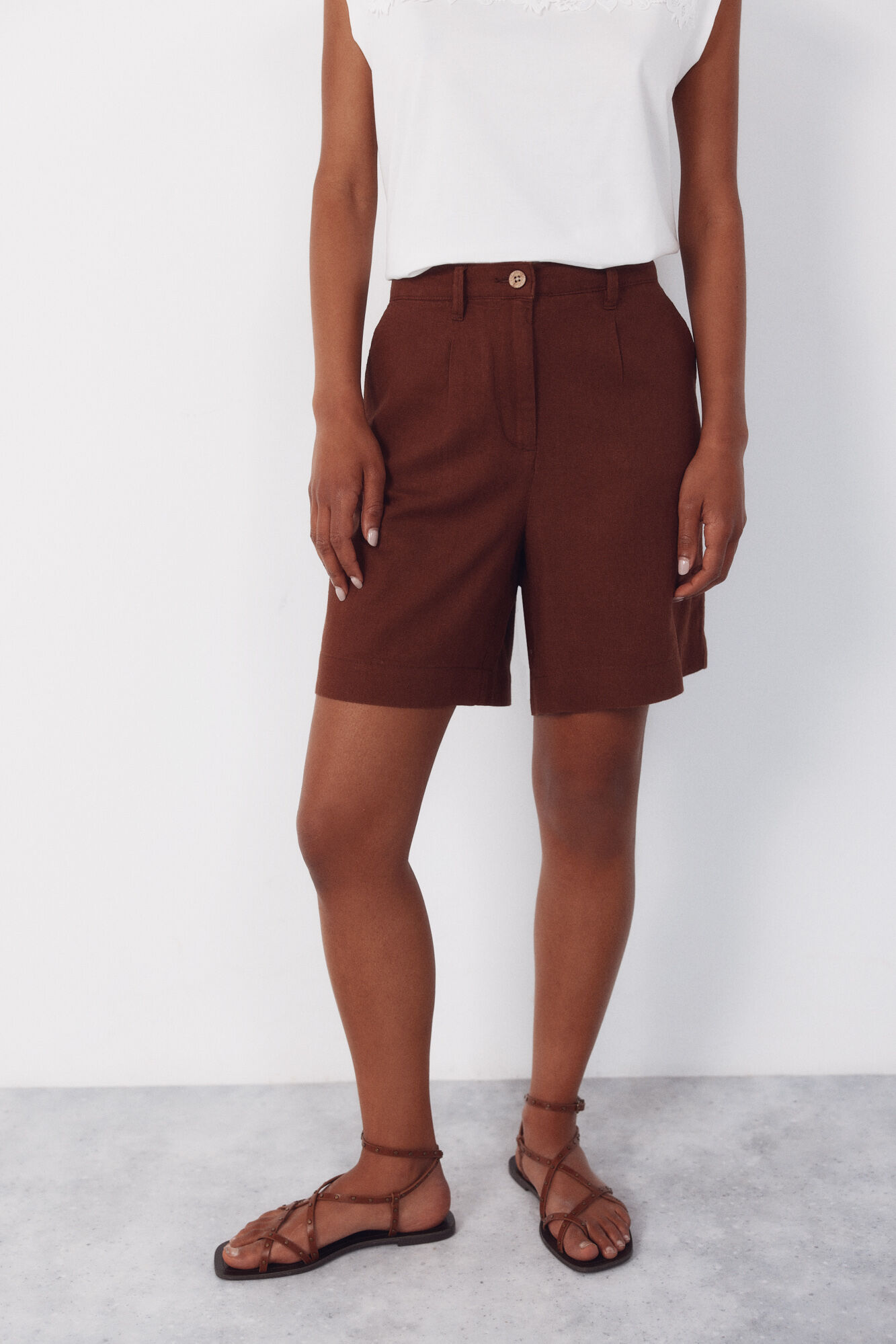 Cortefiel Plain linen bermuda shorts Brown