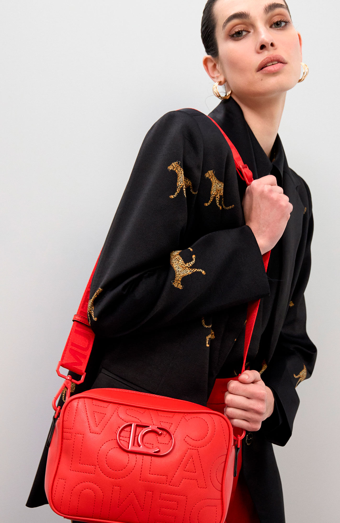 Lola Casademunt Zip fastening crossbody Red