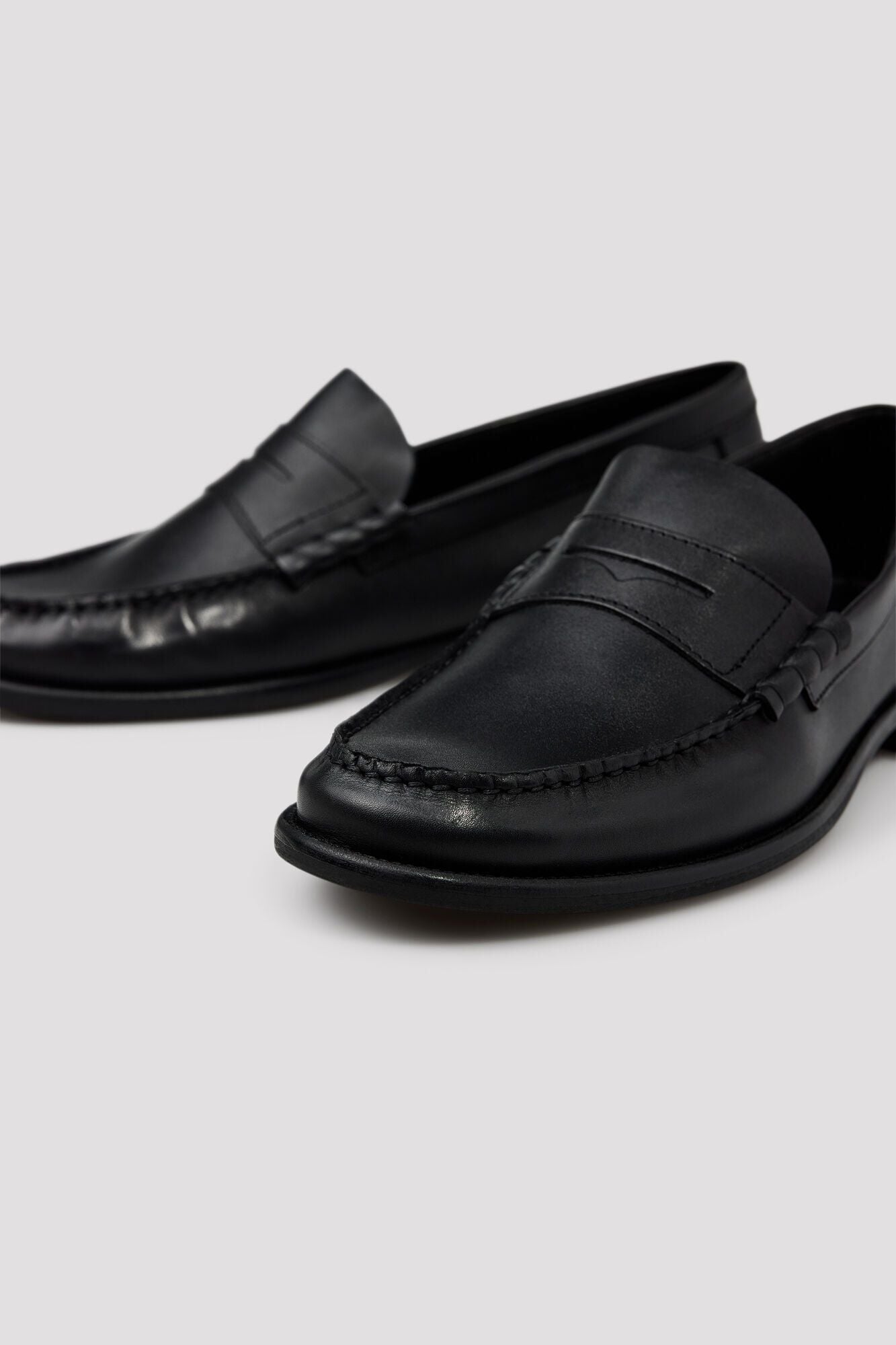 Cortefiel Leather penny loafers Black