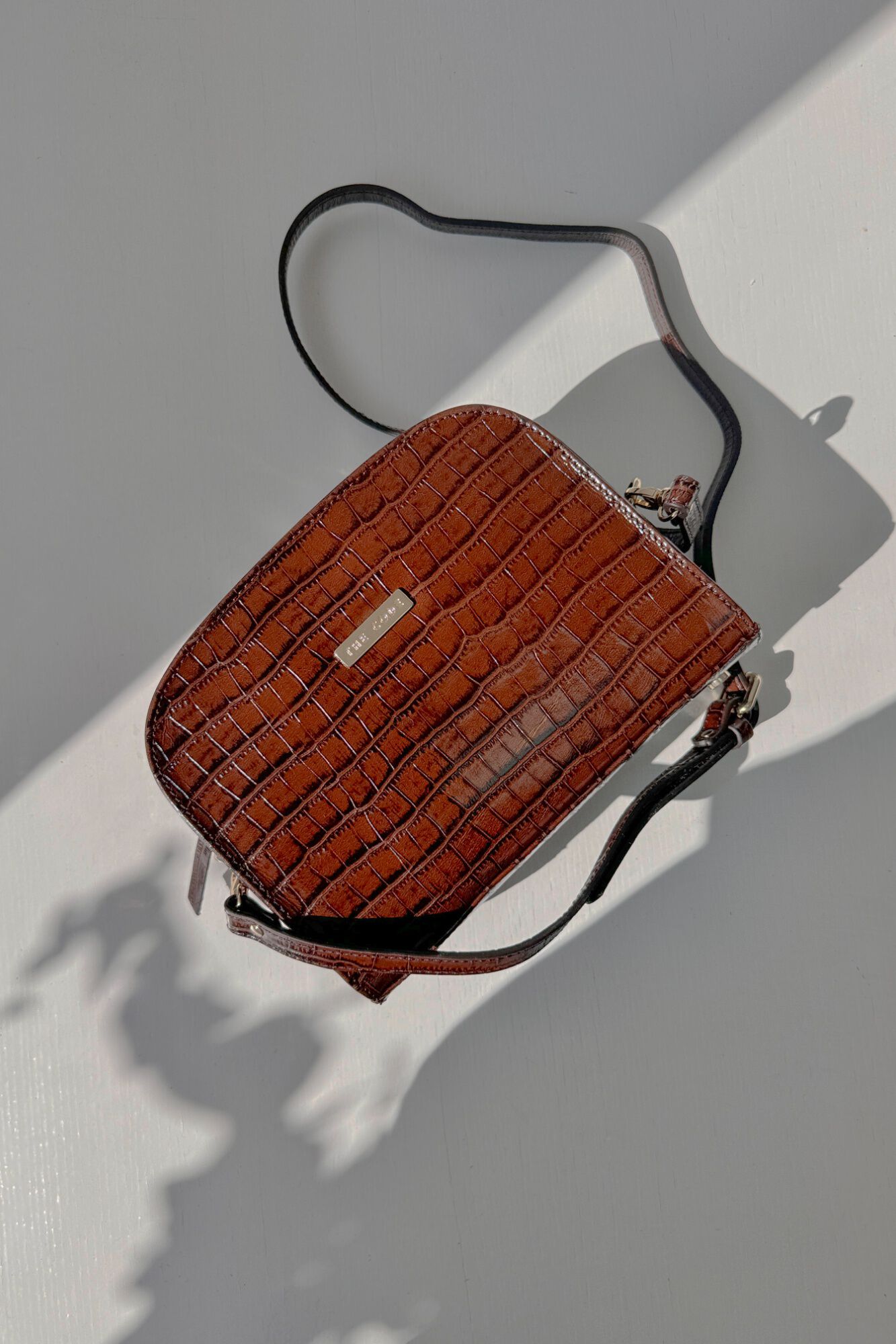The Code Leather Casandra crossbody Brown
