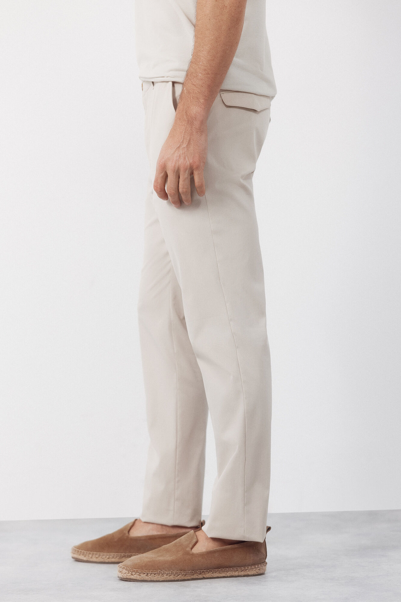 Cortefiel Lightweight slim technical chinos Beige