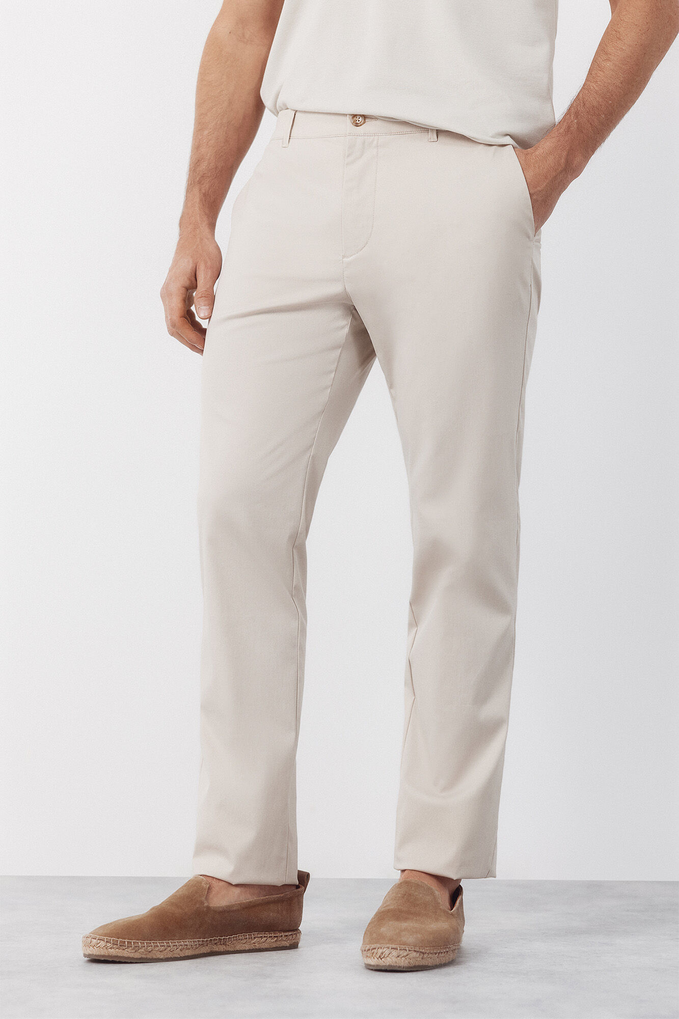Cortefiel Lightweight slim technical chinos Beige