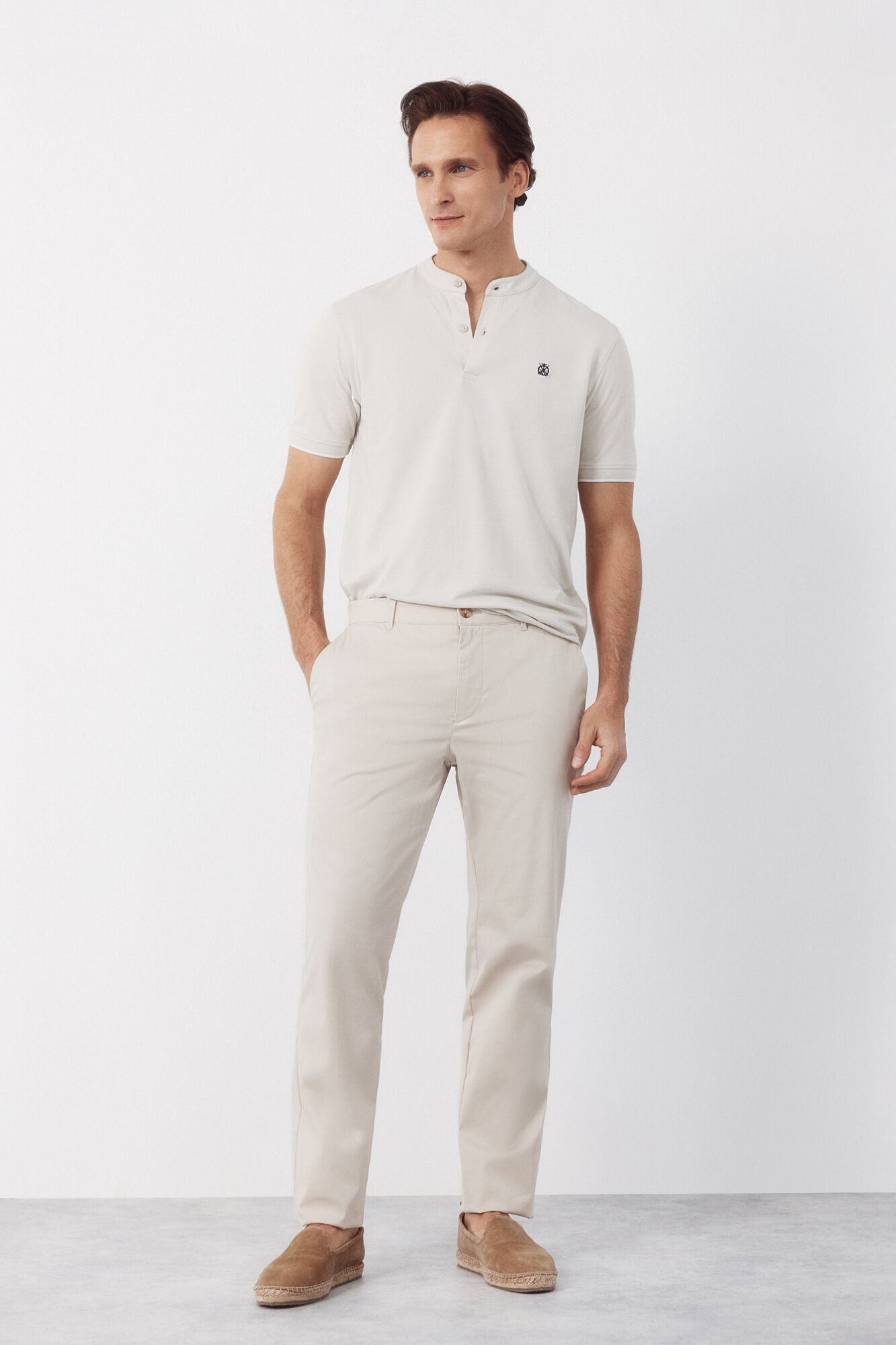 Cortefiel Lightweight slim technical chinos Beige