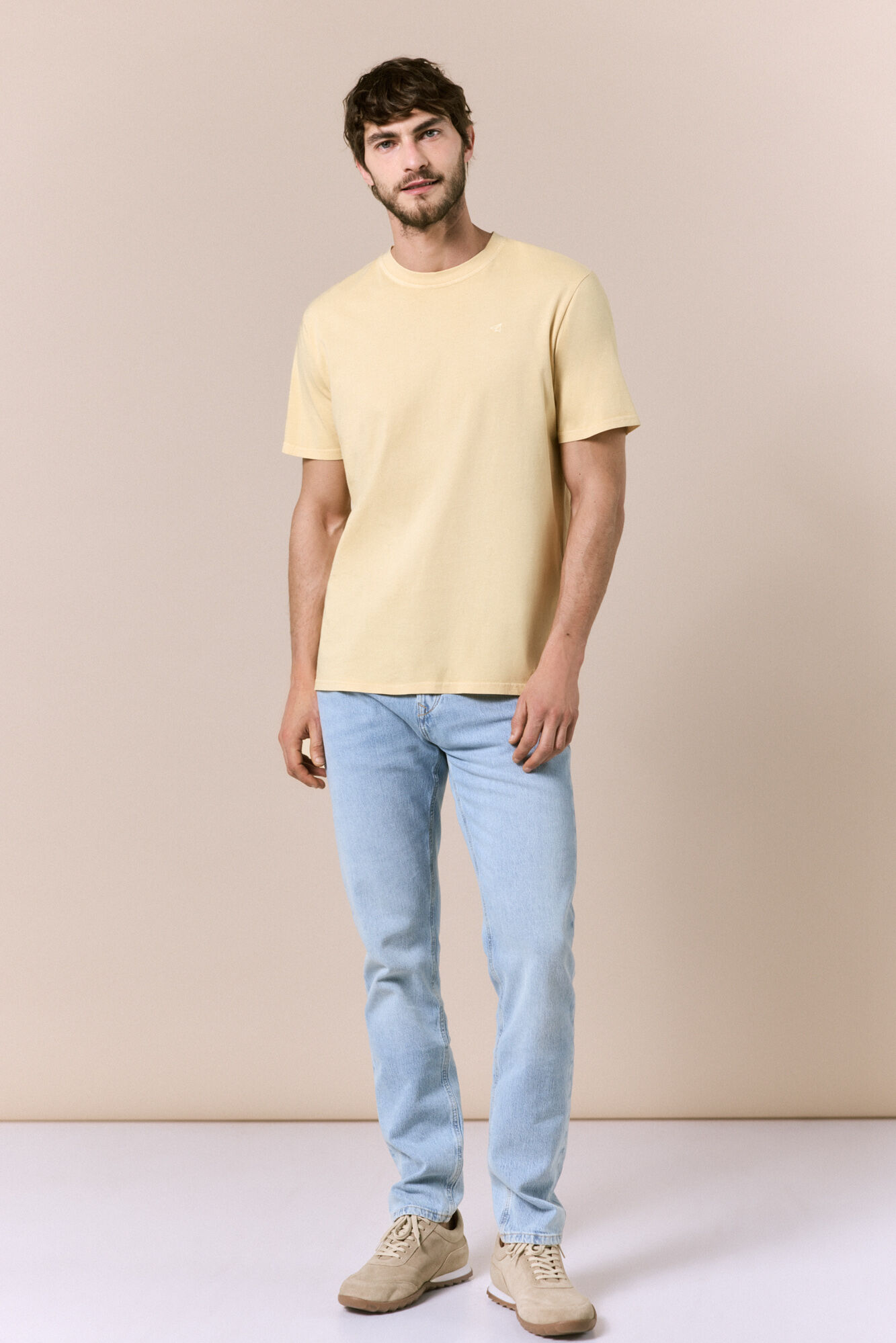 OOTO T-shirt b&aacute;sica lavada Dourado