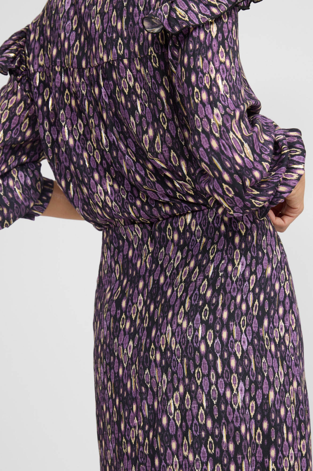 Silbon Ikat print midi skirt with slit