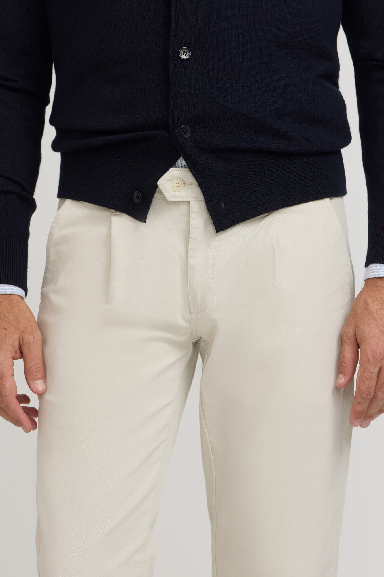 Silbon Cal&ccedil;as chino casuais com pregas Ecru