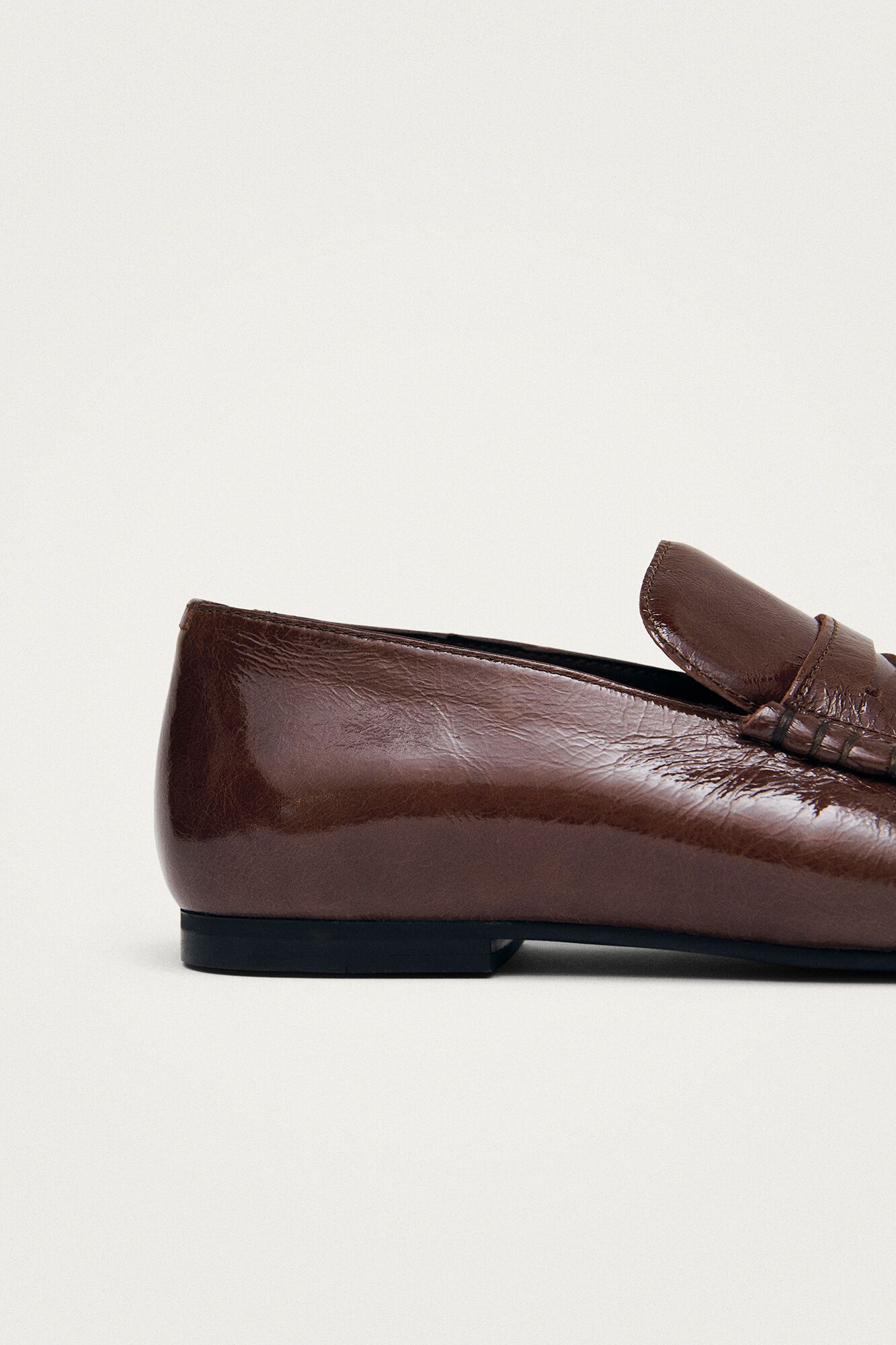 Alohas Mocassins em couro Aven Patent Castanho