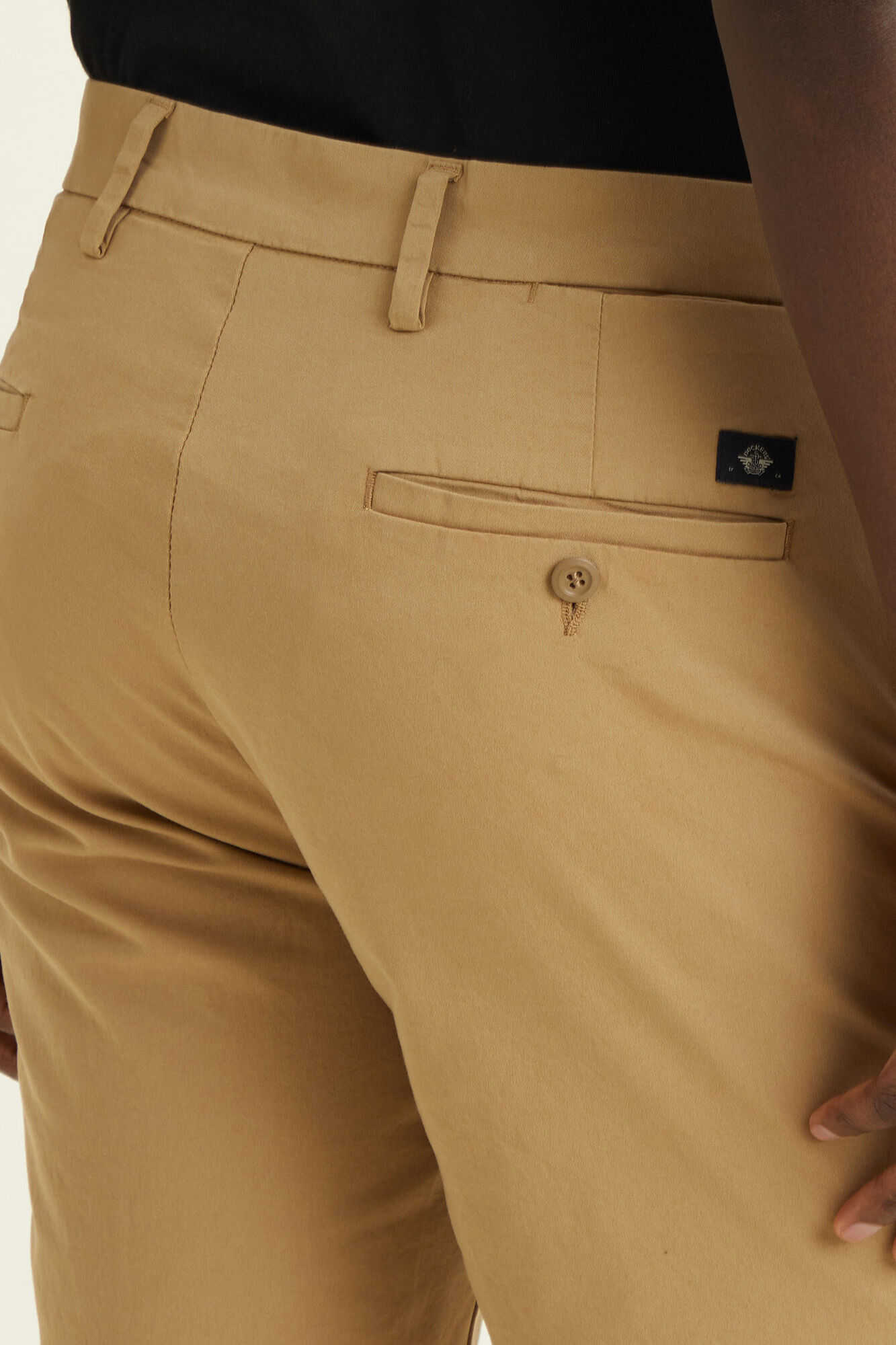 Dockers Bermuda moderna slim Tostado