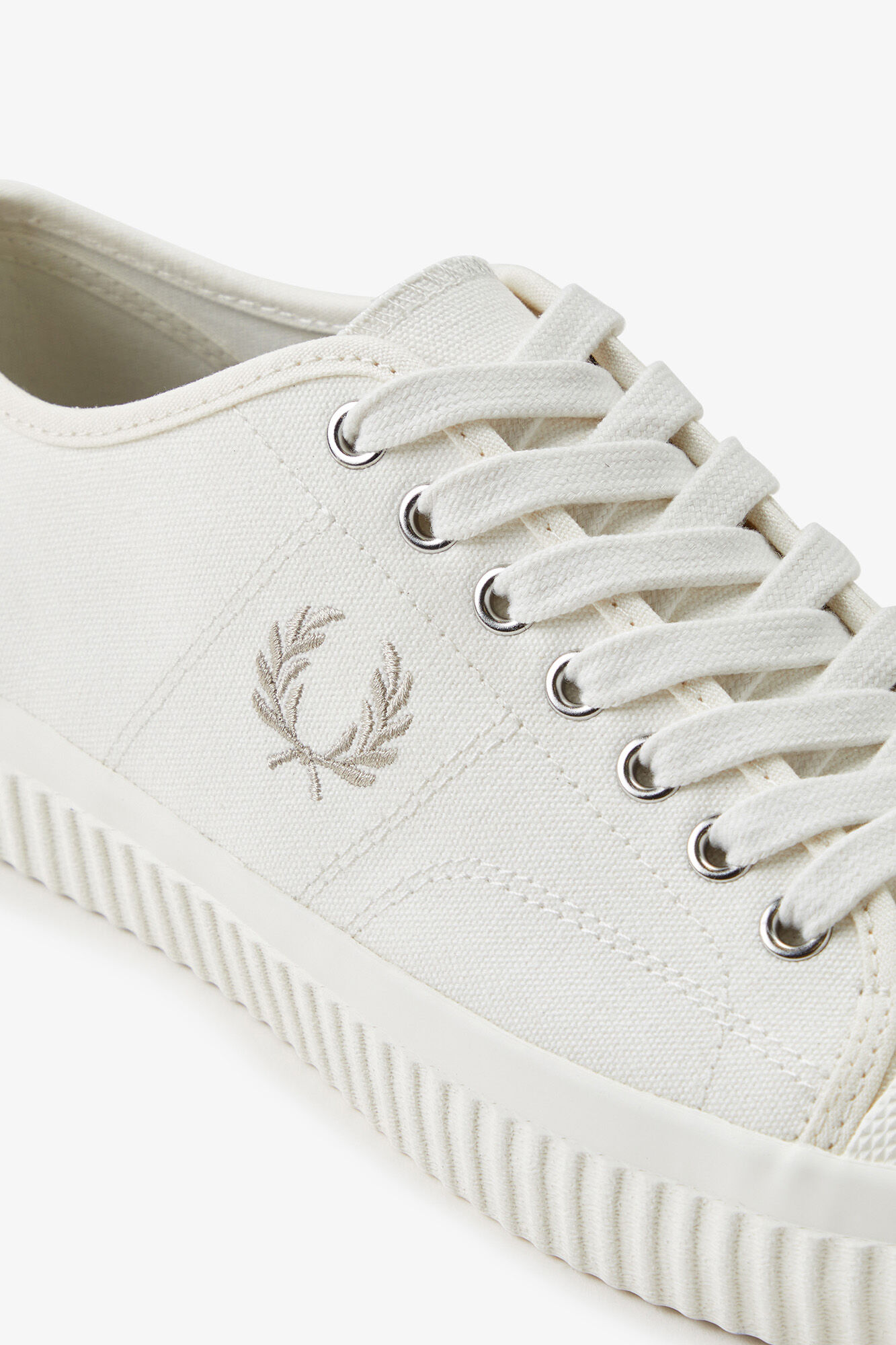 Fred Perry Hughes-Low canvas trainer
