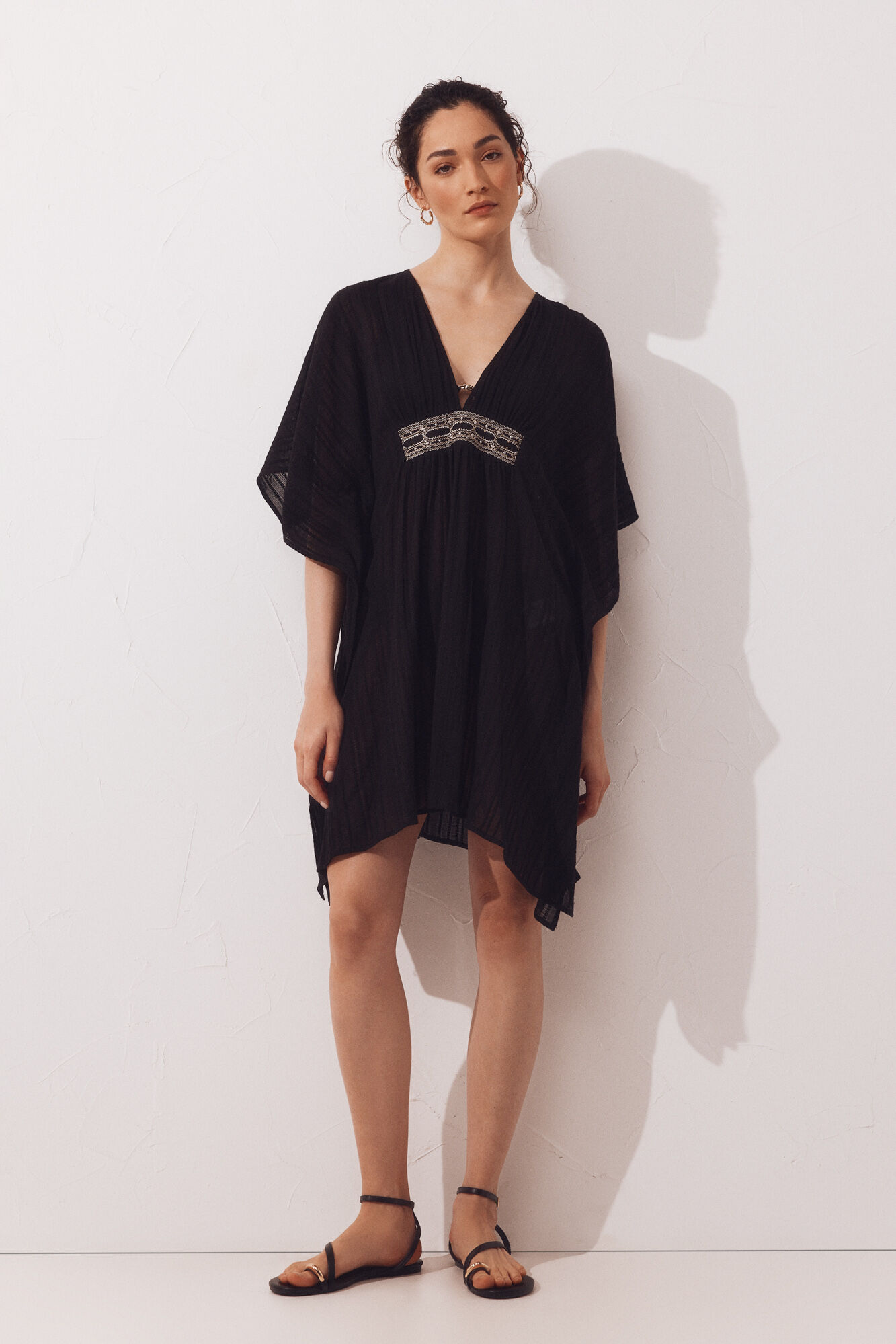 Cortefiel Short wide embroidered kaftan