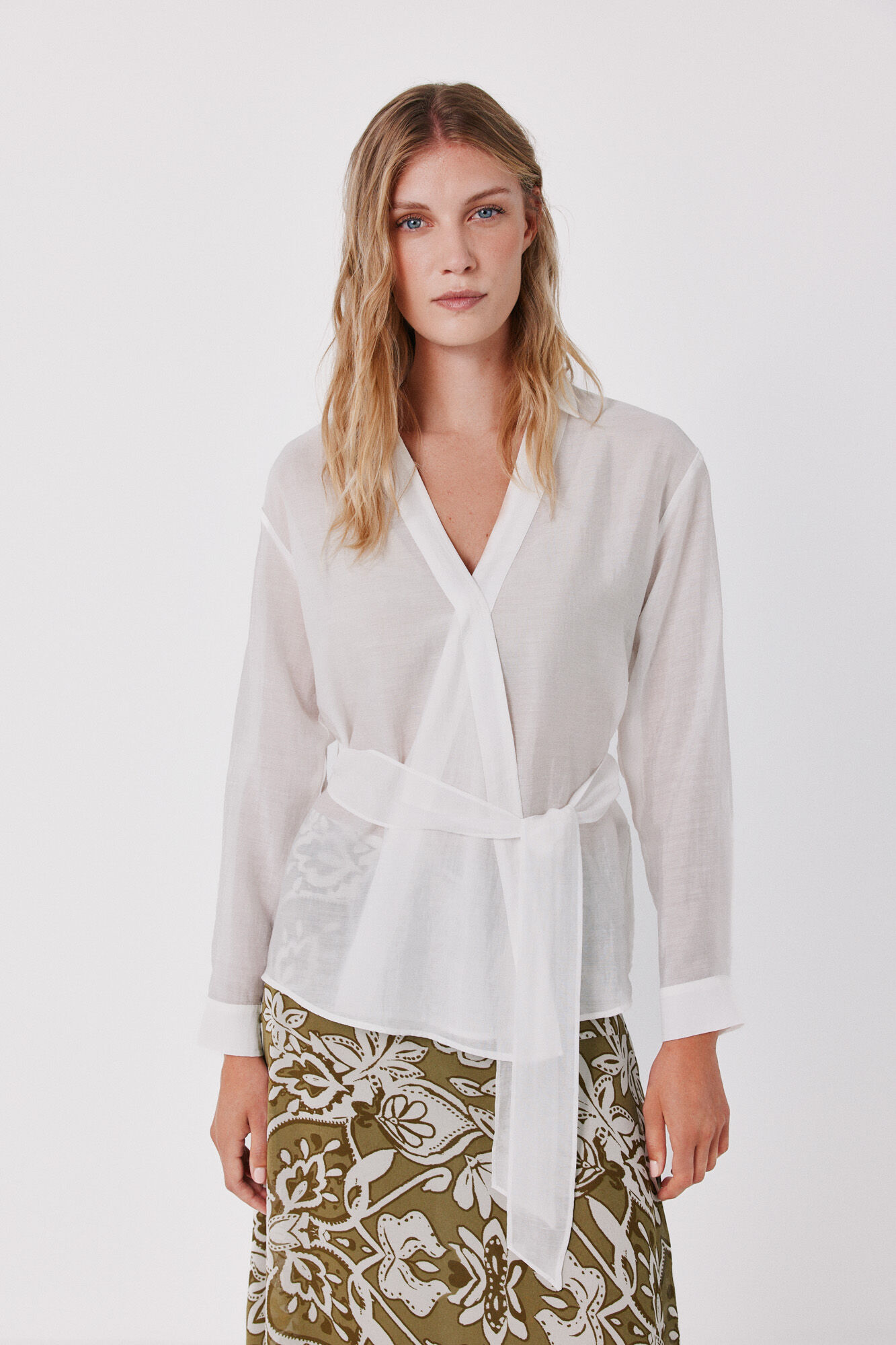 Cortefiel Blusa cruzada leve
