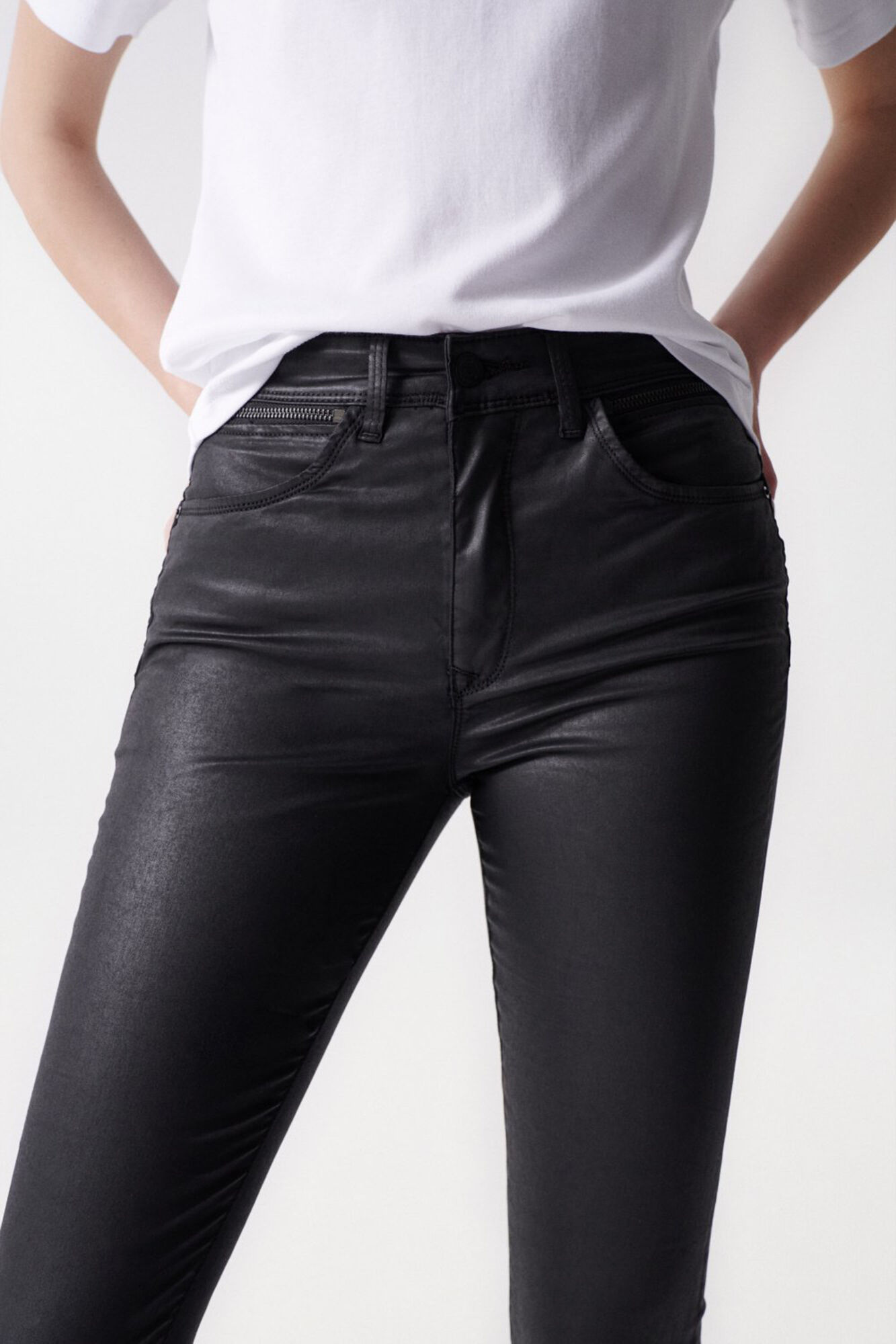 Salsa Jeans Jeans faith push in cropped com efeito coating Preto