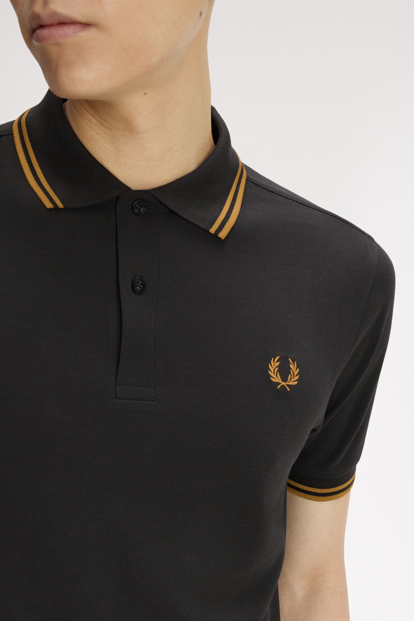 Fred Perry Polo piqu&eacute; manga curta Cinzento