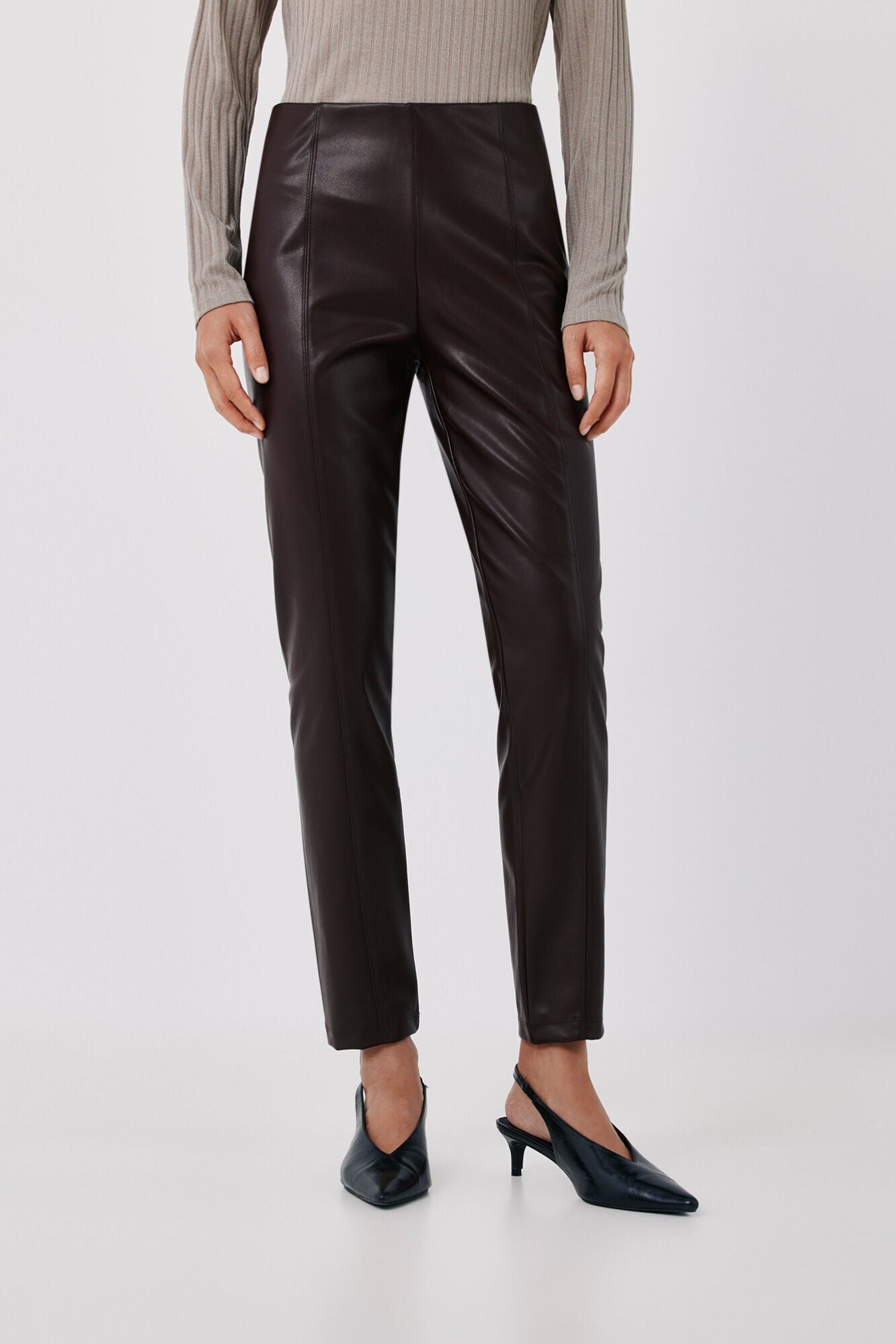 Cortefiel Elastic faux leather women's leggings