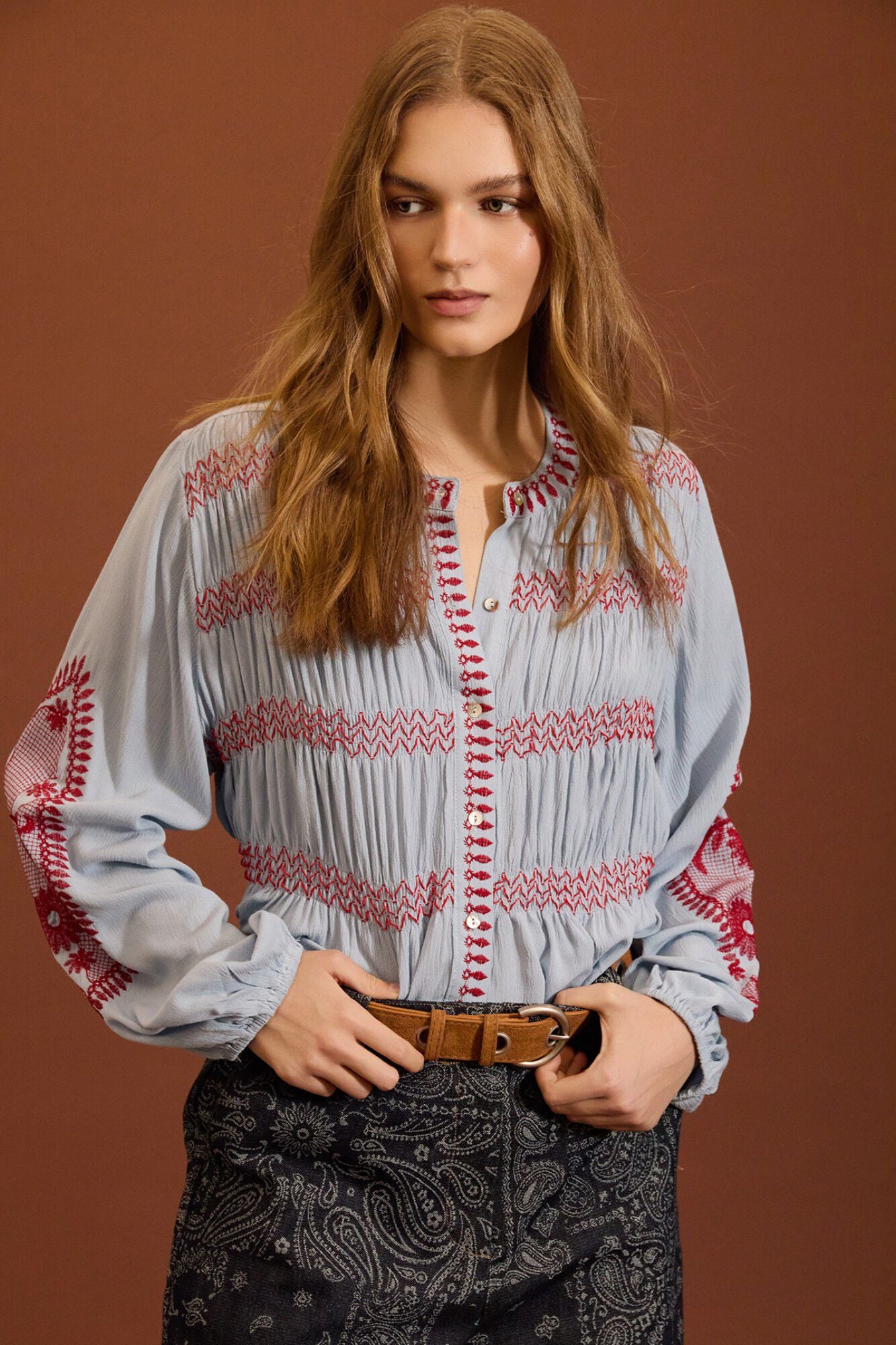 Meisie Blusa bordada com folhos Azul