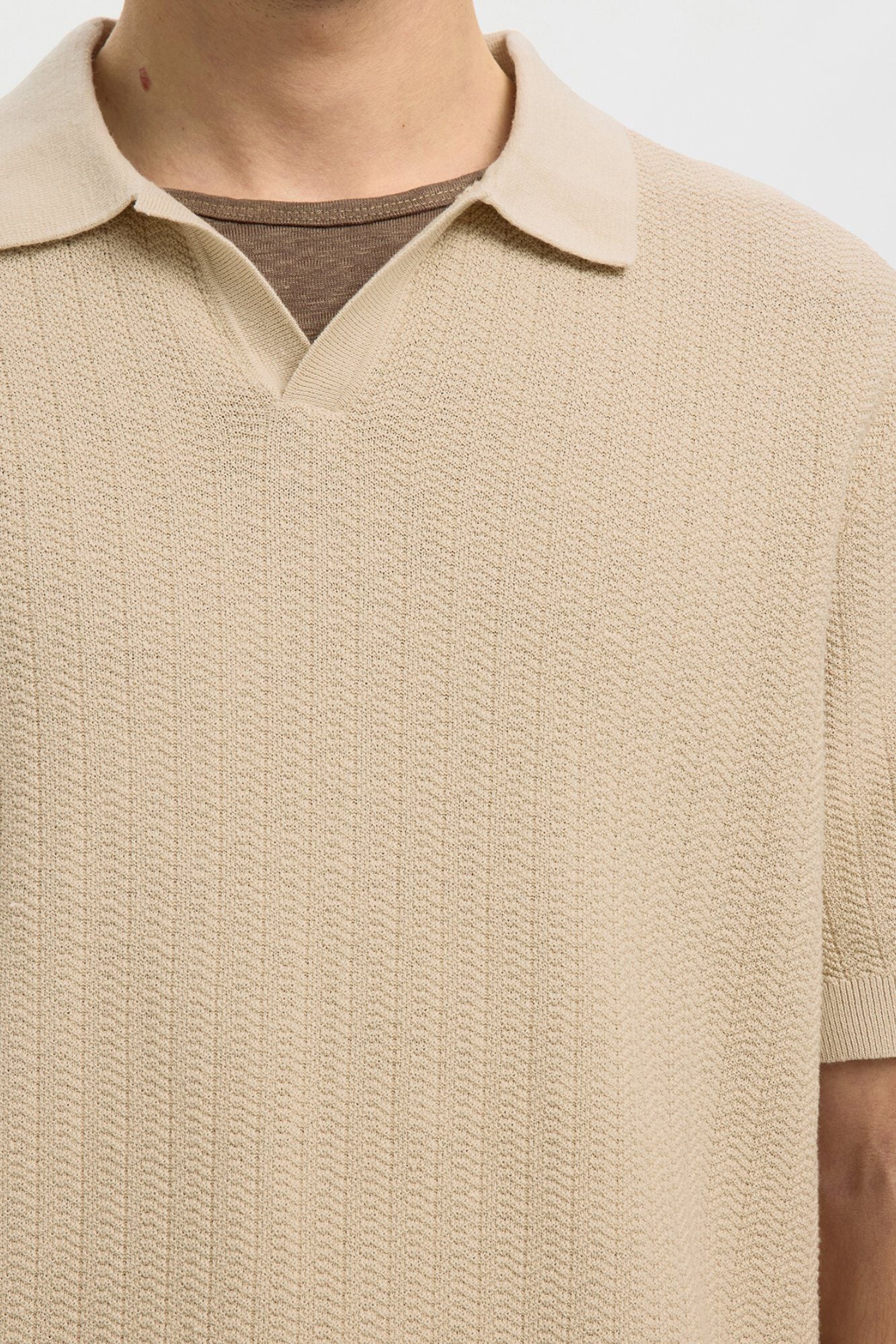 Selected Polo de punto con cuello abierto