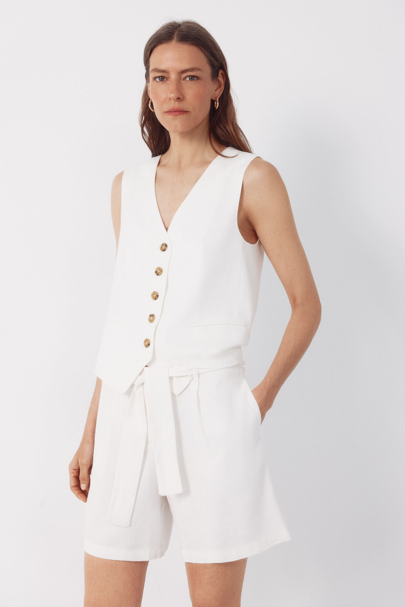 Cortefiel Pantal&oacute;n bermuda con lino Marfil