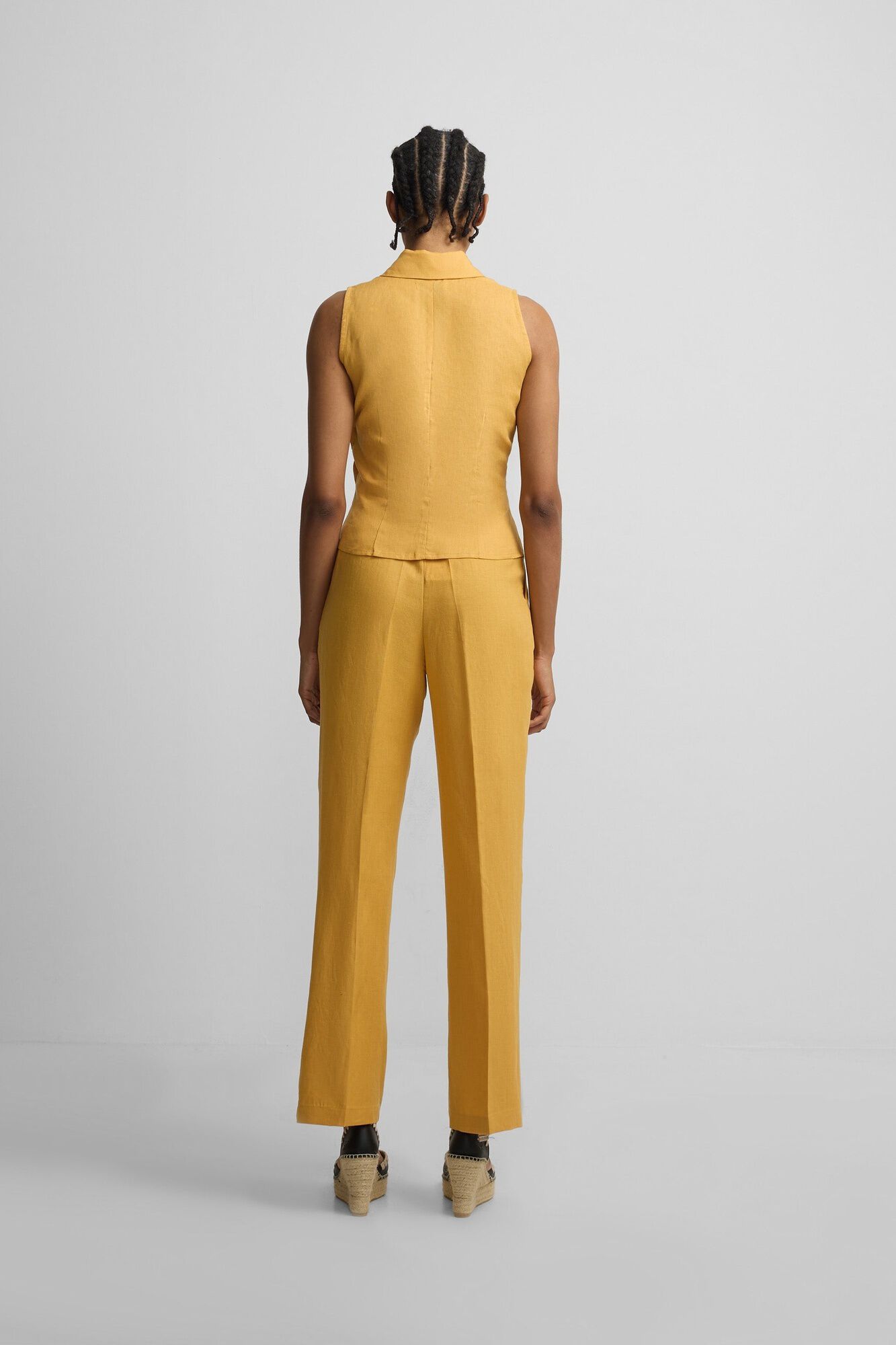 Silbon Cal&ccedil;a reta em linho Dourado