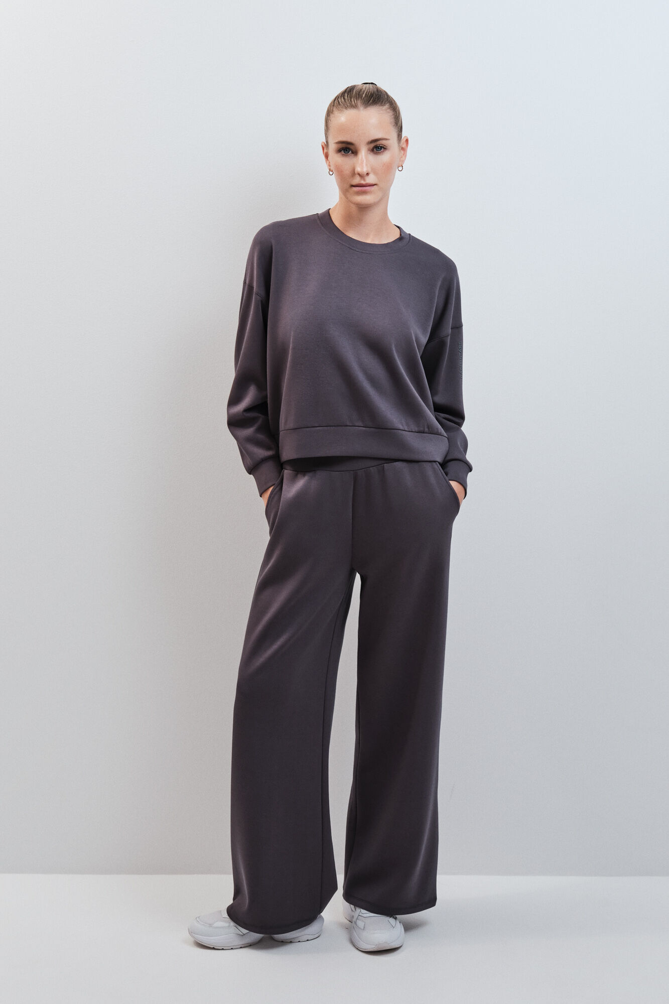Dash and Stars Cal&ccedil;a comprida larga em modal cinza
