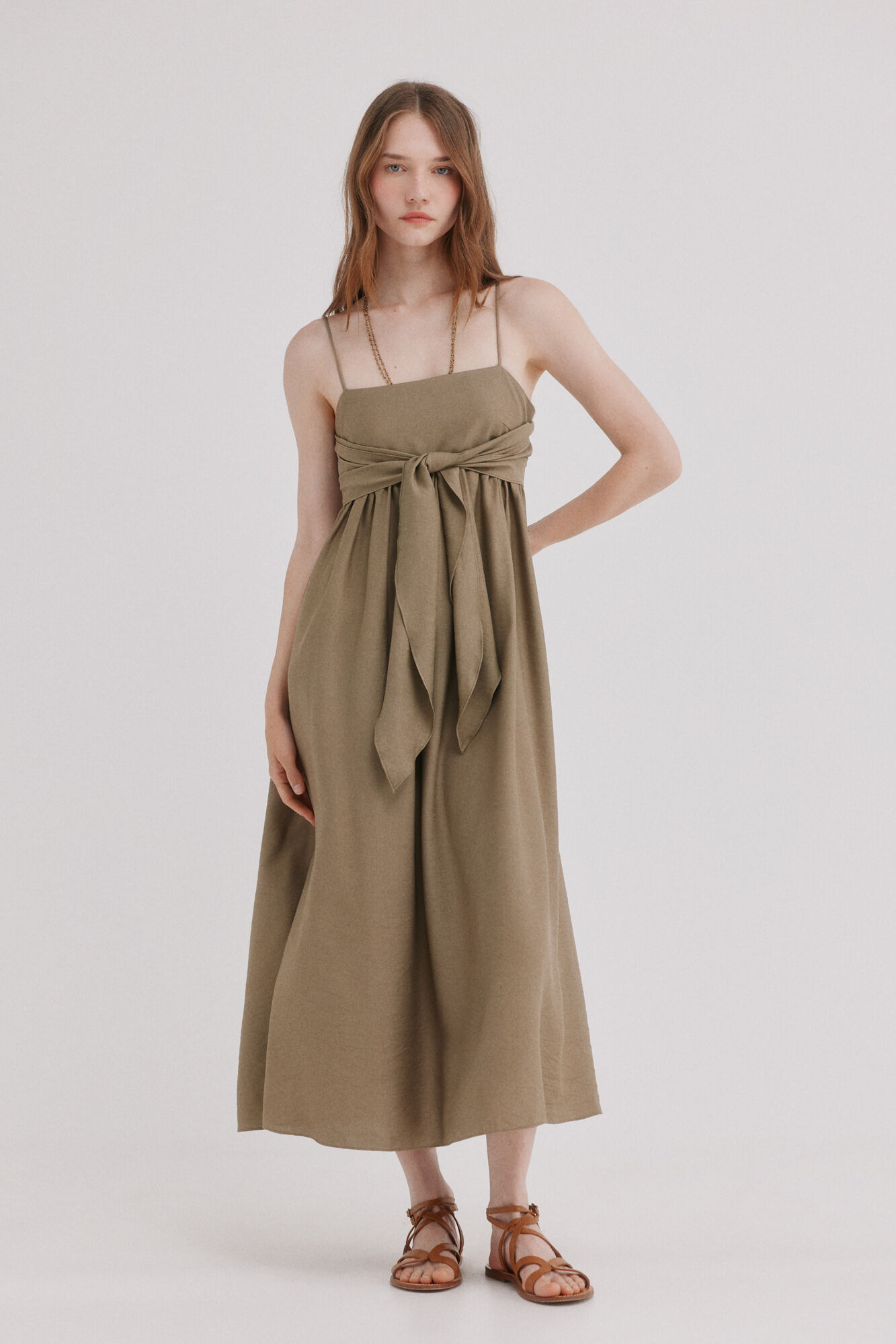 Hoss Intropia Asunci&oacute;n. Vestido com la&ccedil;ada Verde