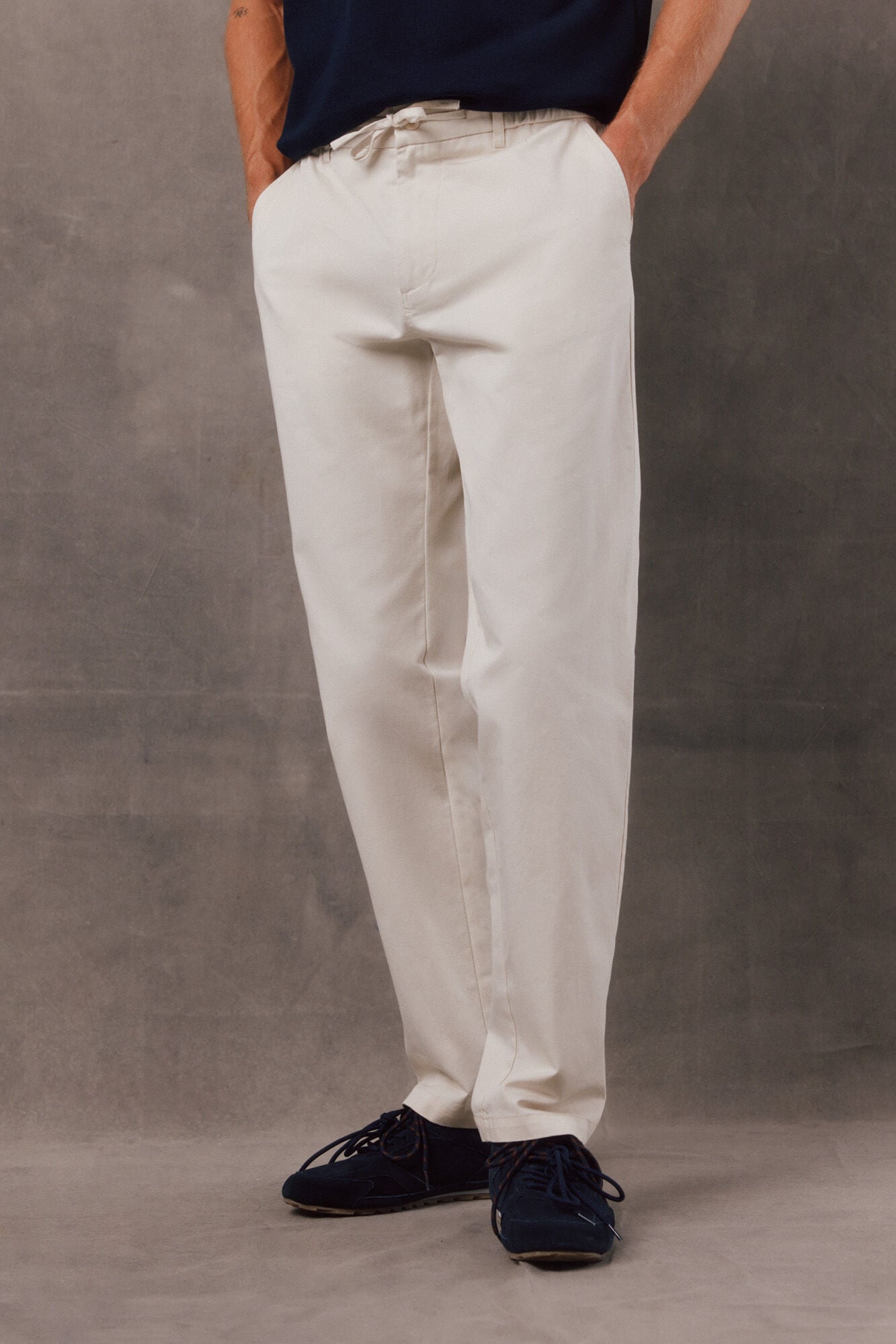 OOTO Regular elasticated chinos