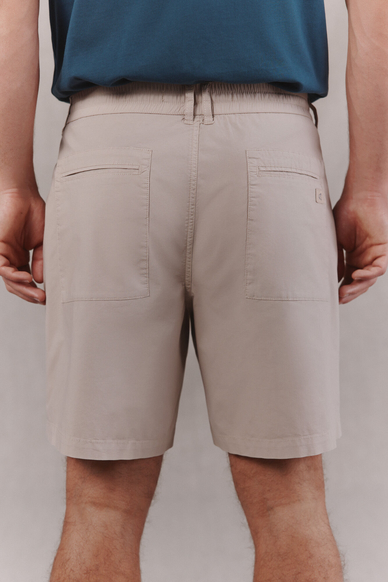 OOTO Lightweight poplin regular Bermuda shorts Beige