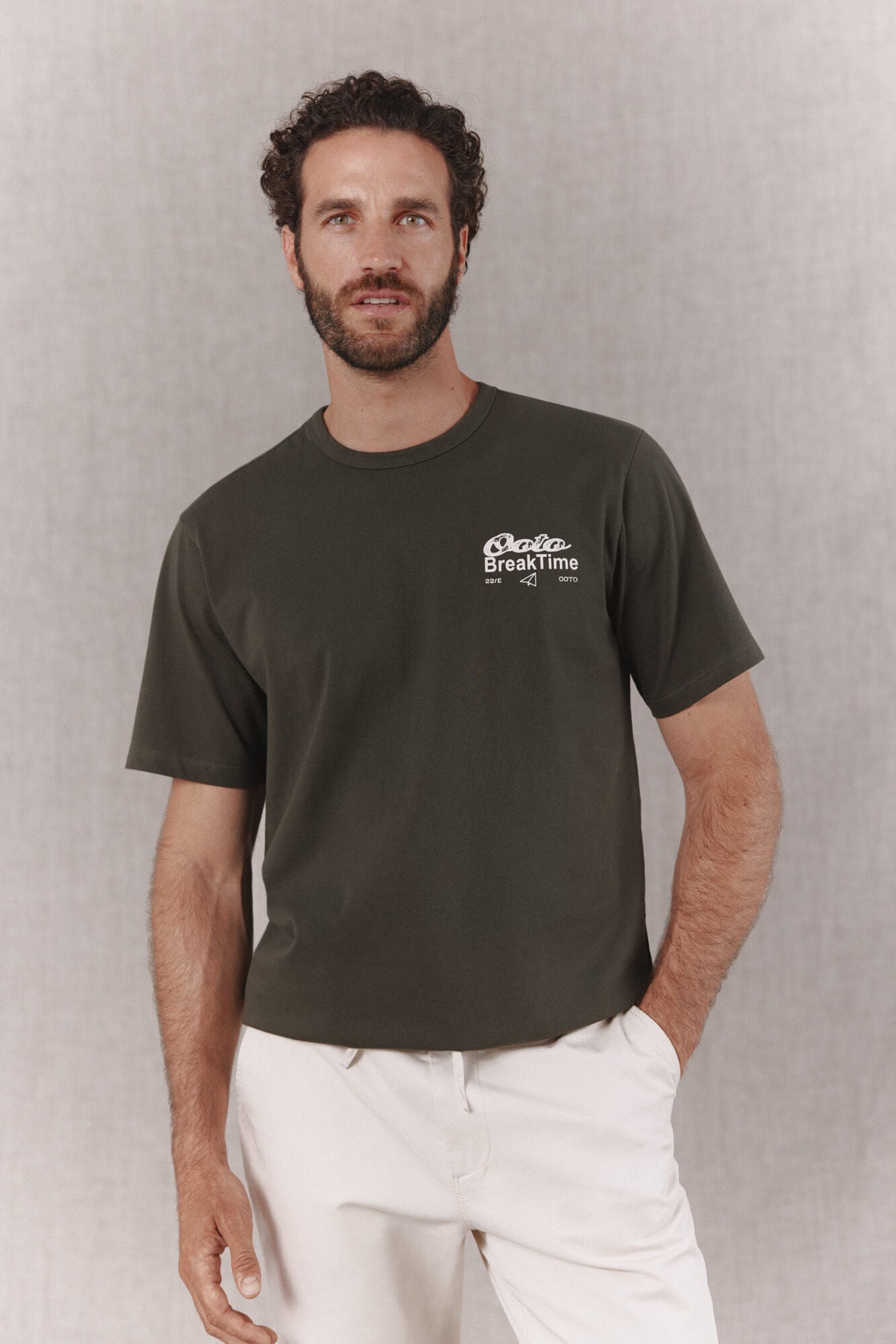 OOTO T-shirt gr&aacute;fica lavada