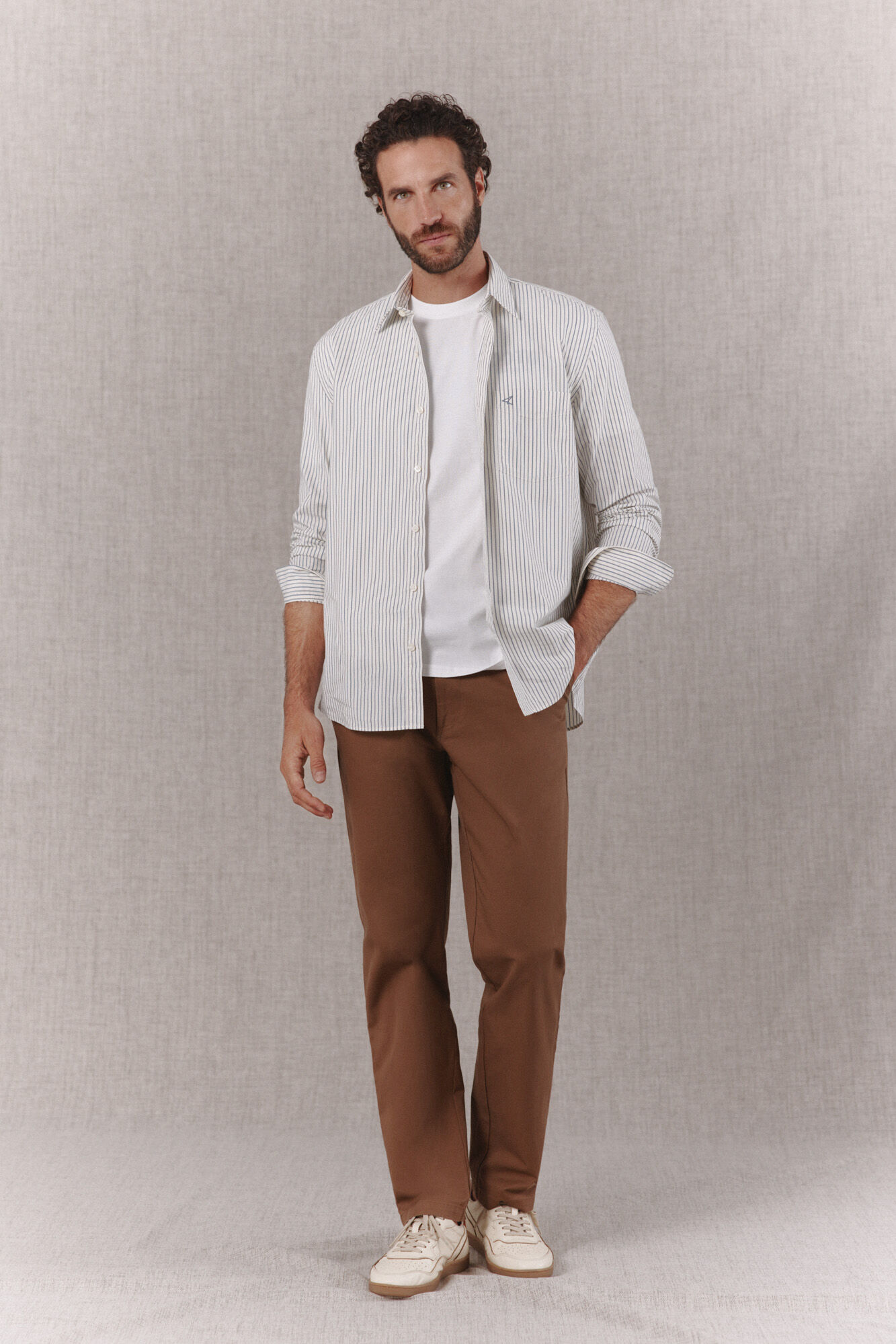 OOTO Regular elasticated chinos Camel
