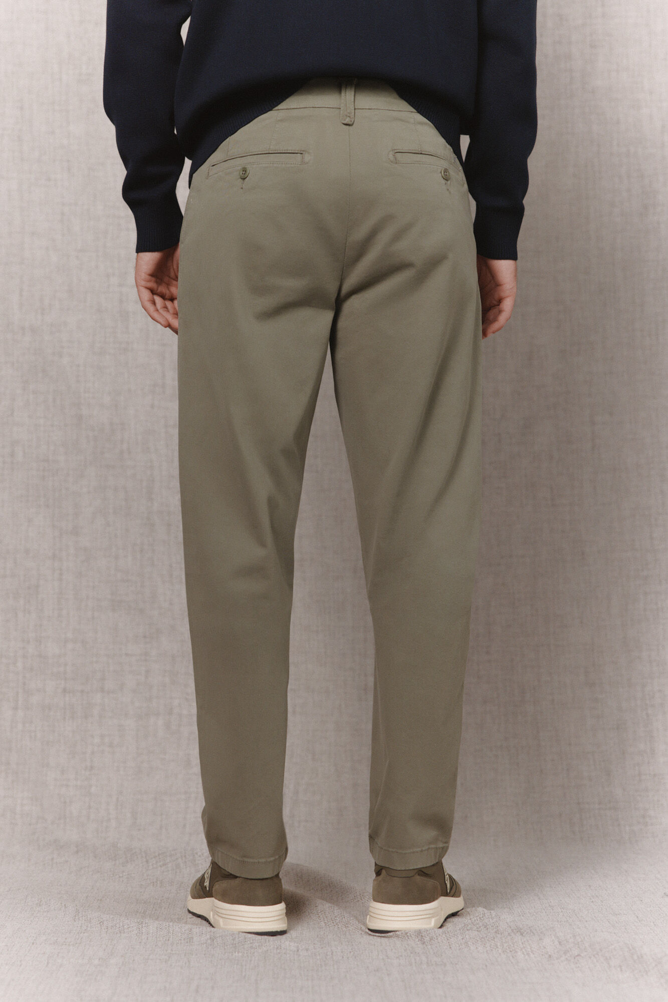 OOTO Chino b&aacute;sico regular Kaki