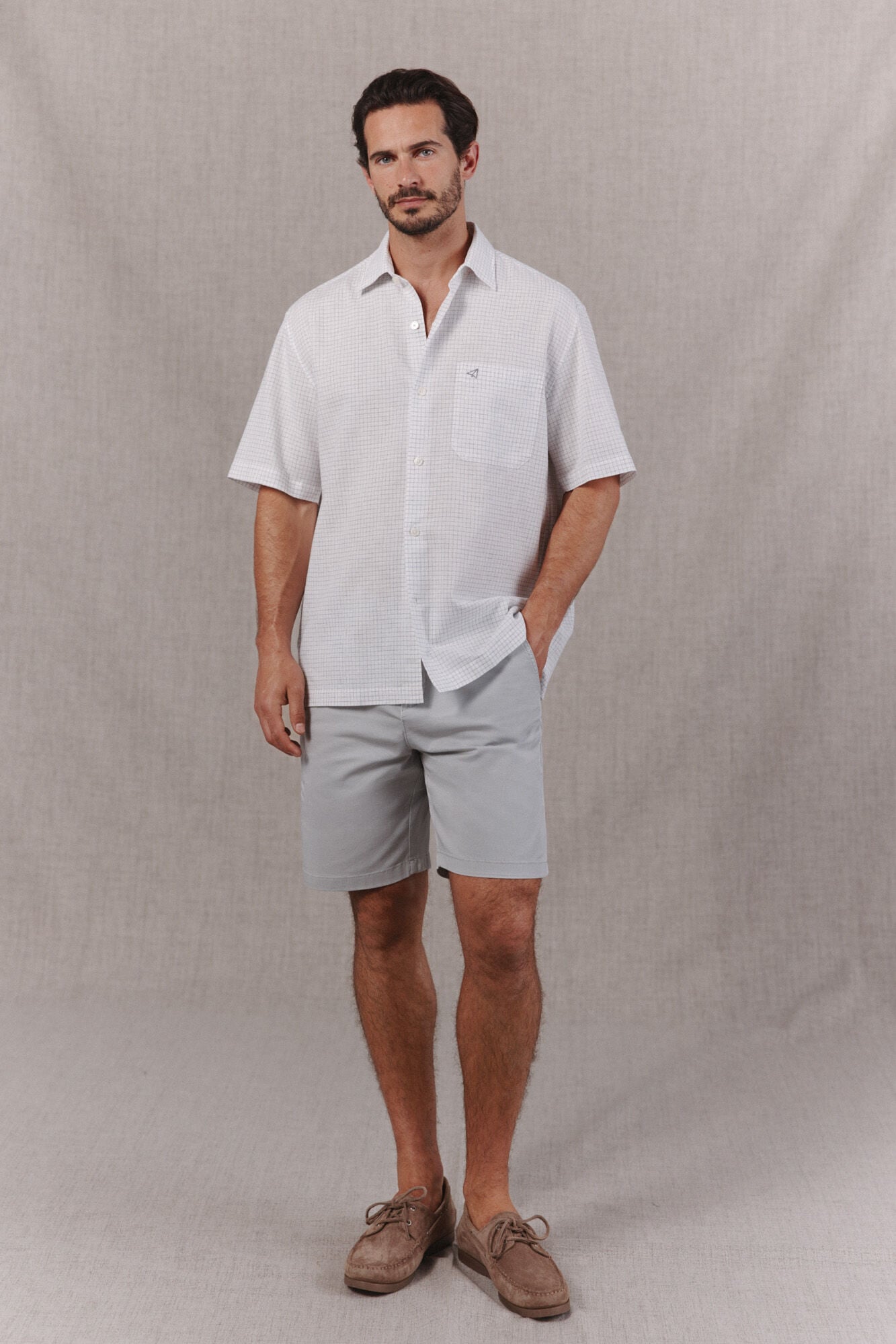 OOTO Camisa em algod&atilde;o e linho com padr&atilde;o xadrez de manga curta Branco