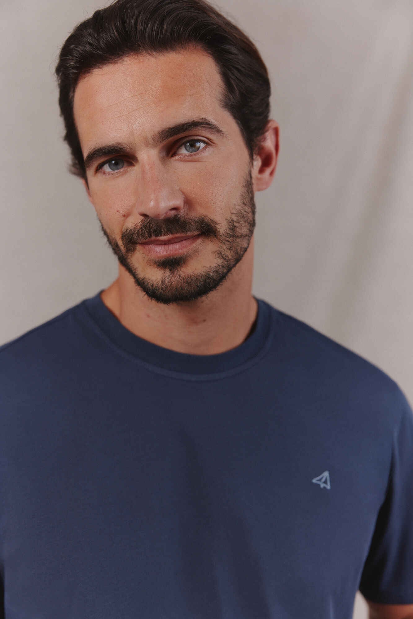 OOTO Washed basic T-shirt with airplane embroidery Navy