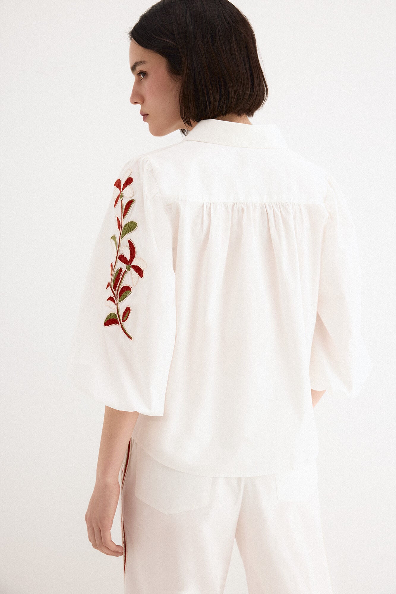 TFP by Tamara Falc&oacute; Floral embroidered blouse White