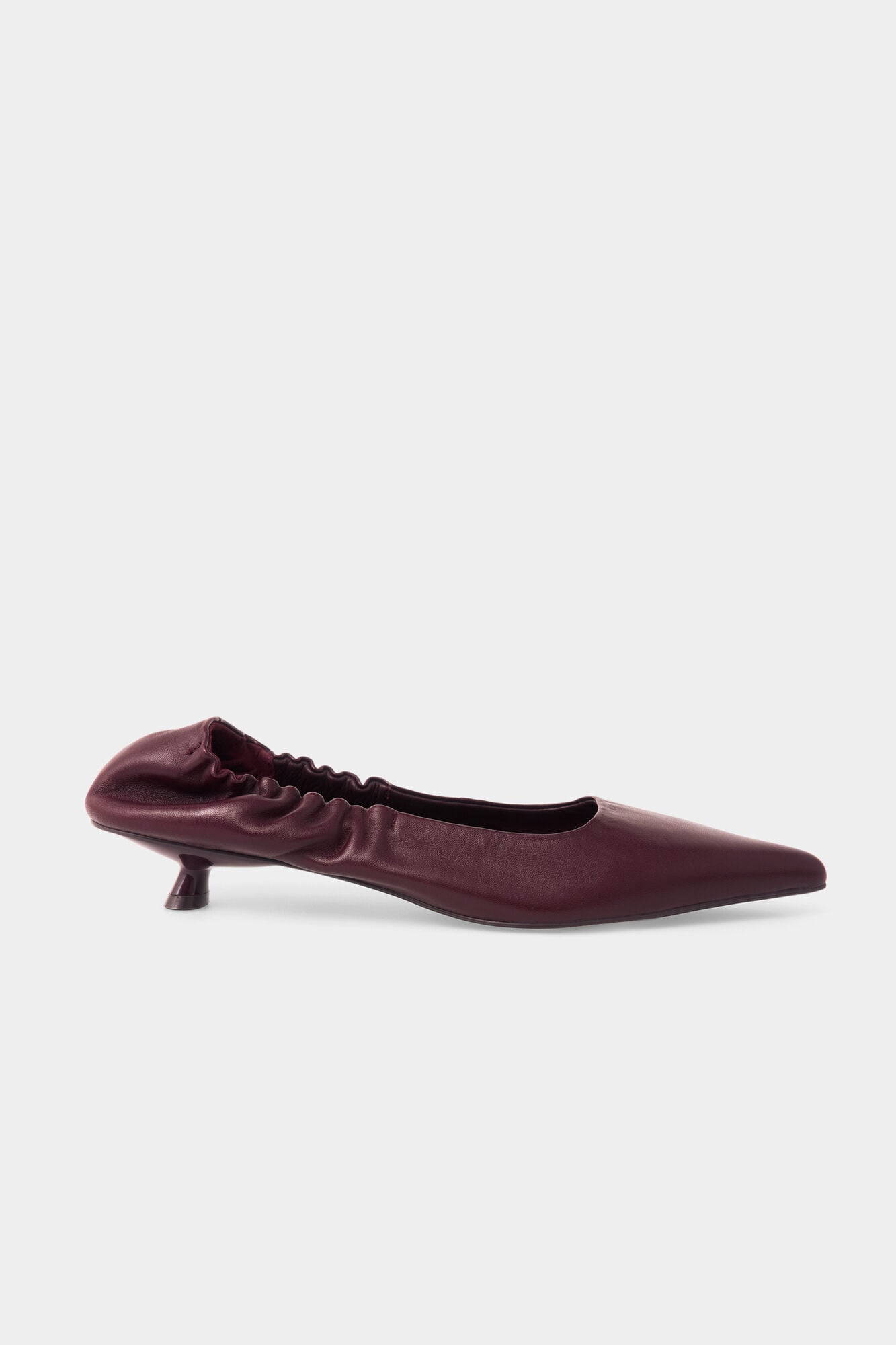 Pedro del Hierro Kitten heel em pele
