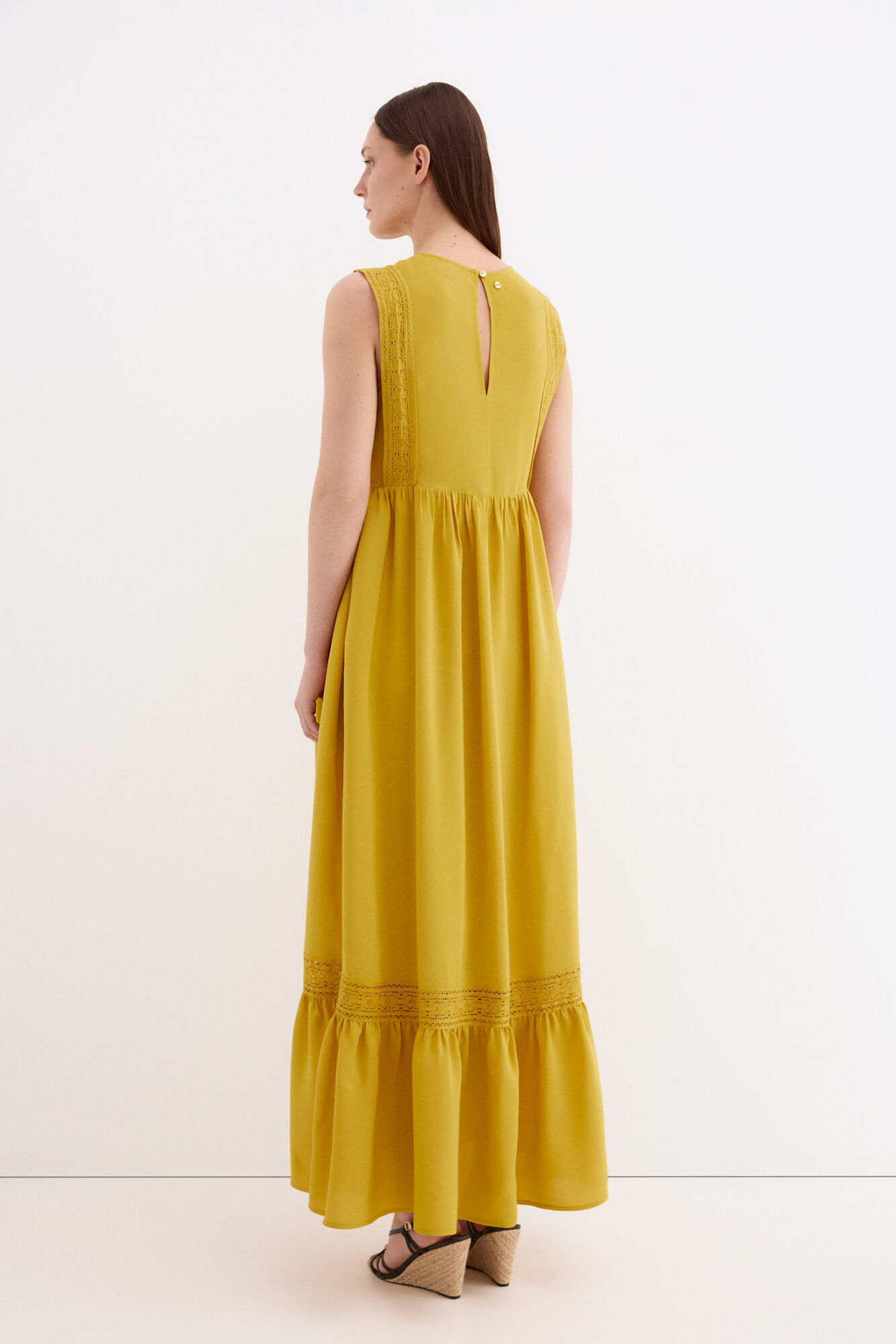 Pedro del Hierro Vestido rom&aacute;ntico bordados Amarillo