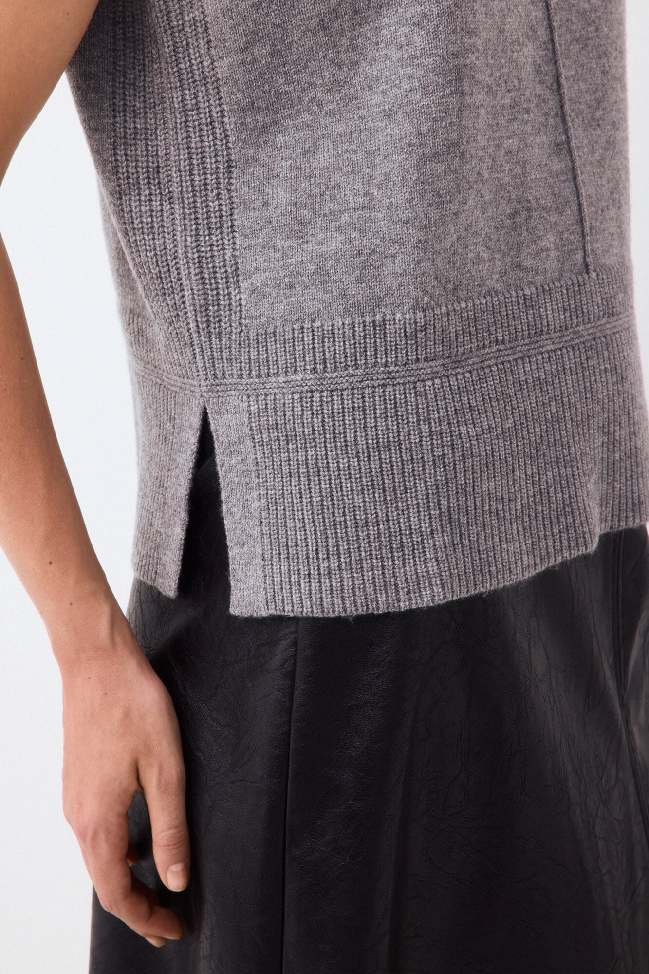 Pedro del Hierro Central seam knit gilet Grey