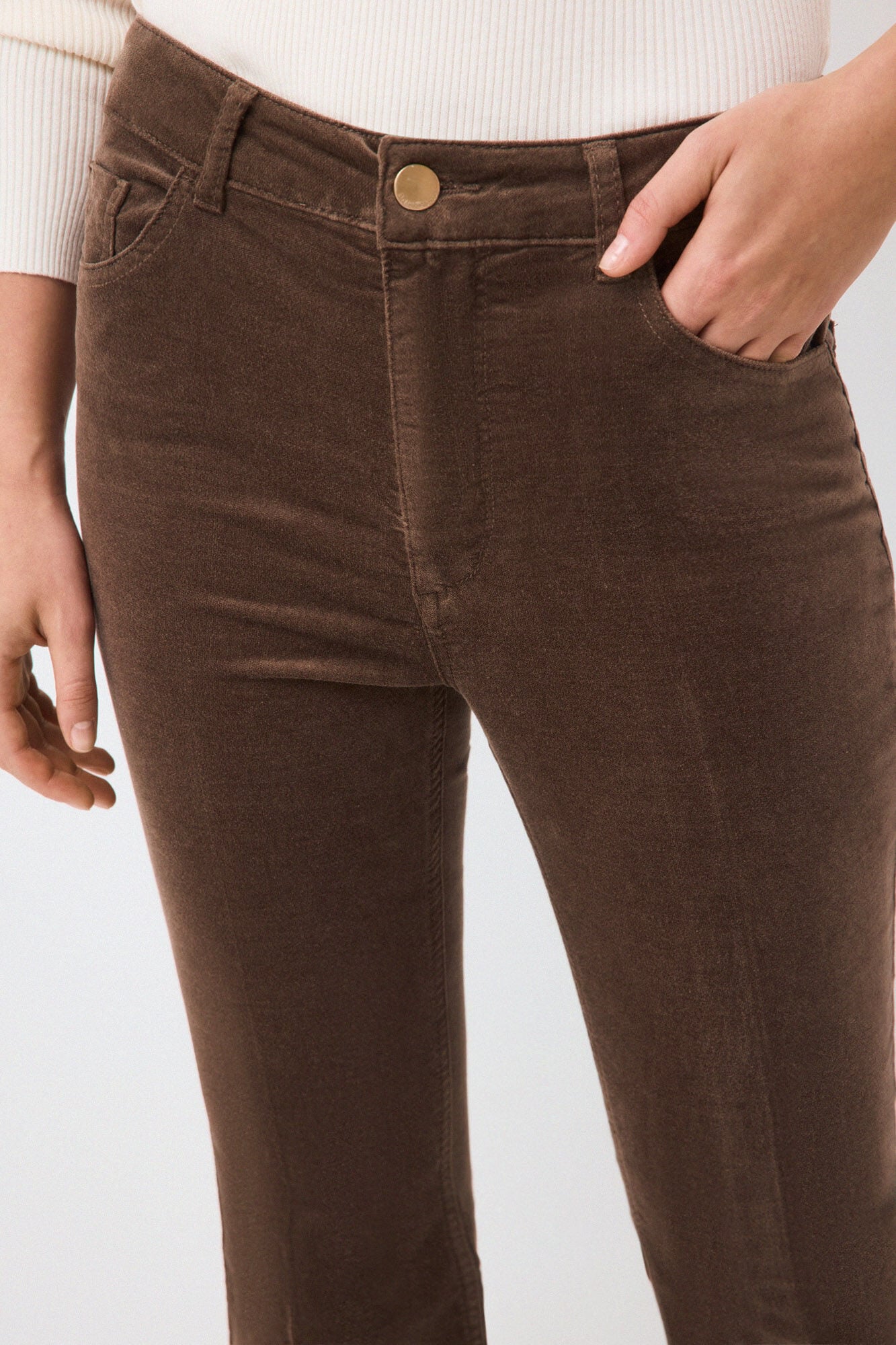 Pedro del Hierro Cal&ccedil;as flare cropped em veludo Marrom