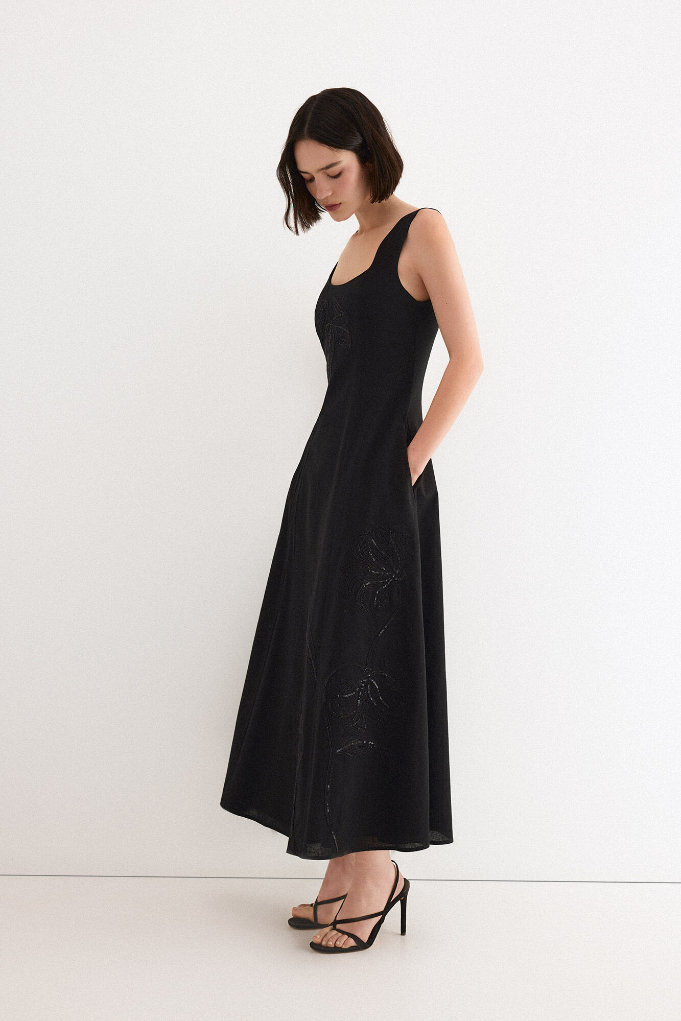 TFP by Tamara Falc&oacute; Floral embroidered dress Black
