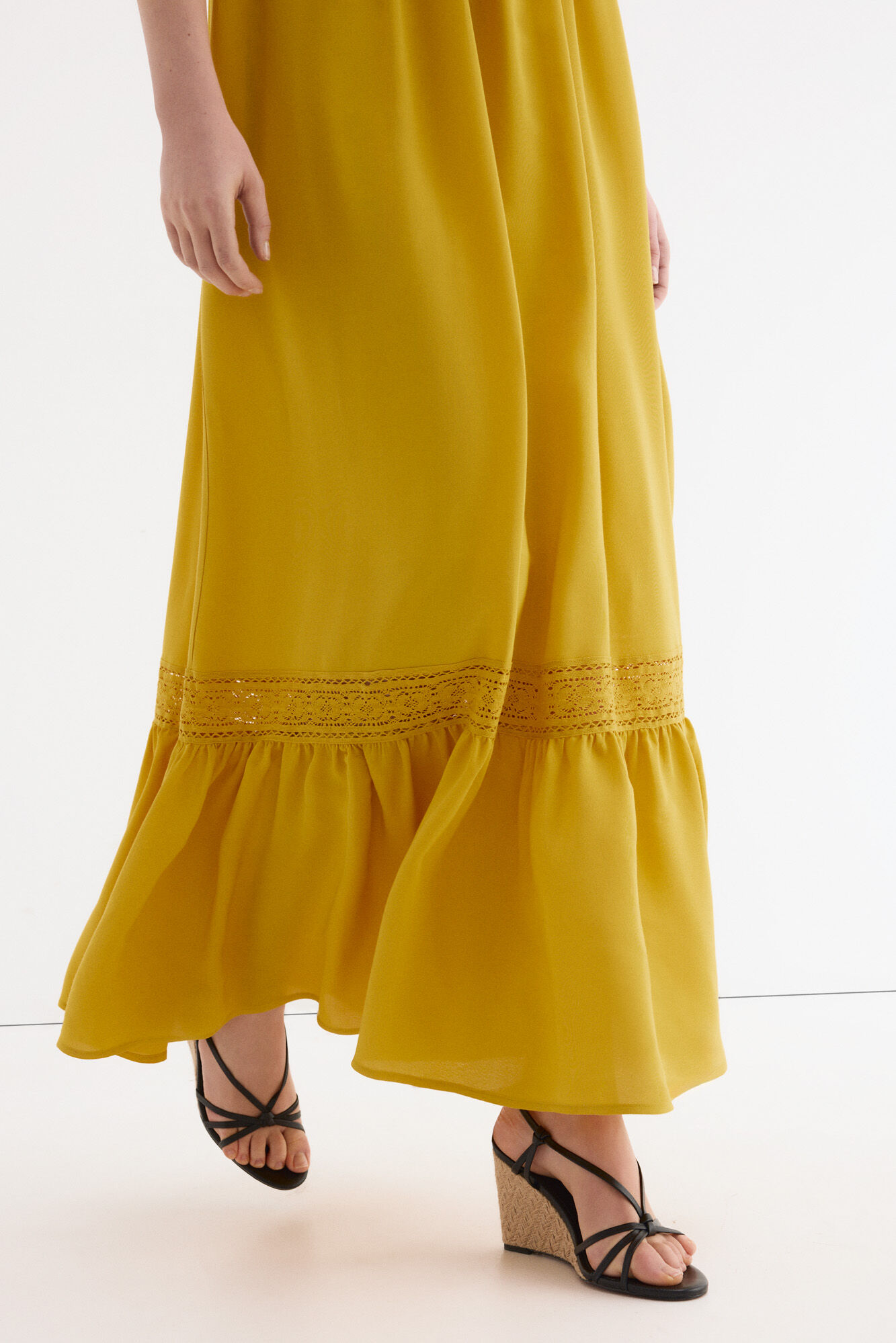 Pedro del Hierro Vestido rom&aacute;ntico bordados Amarillo