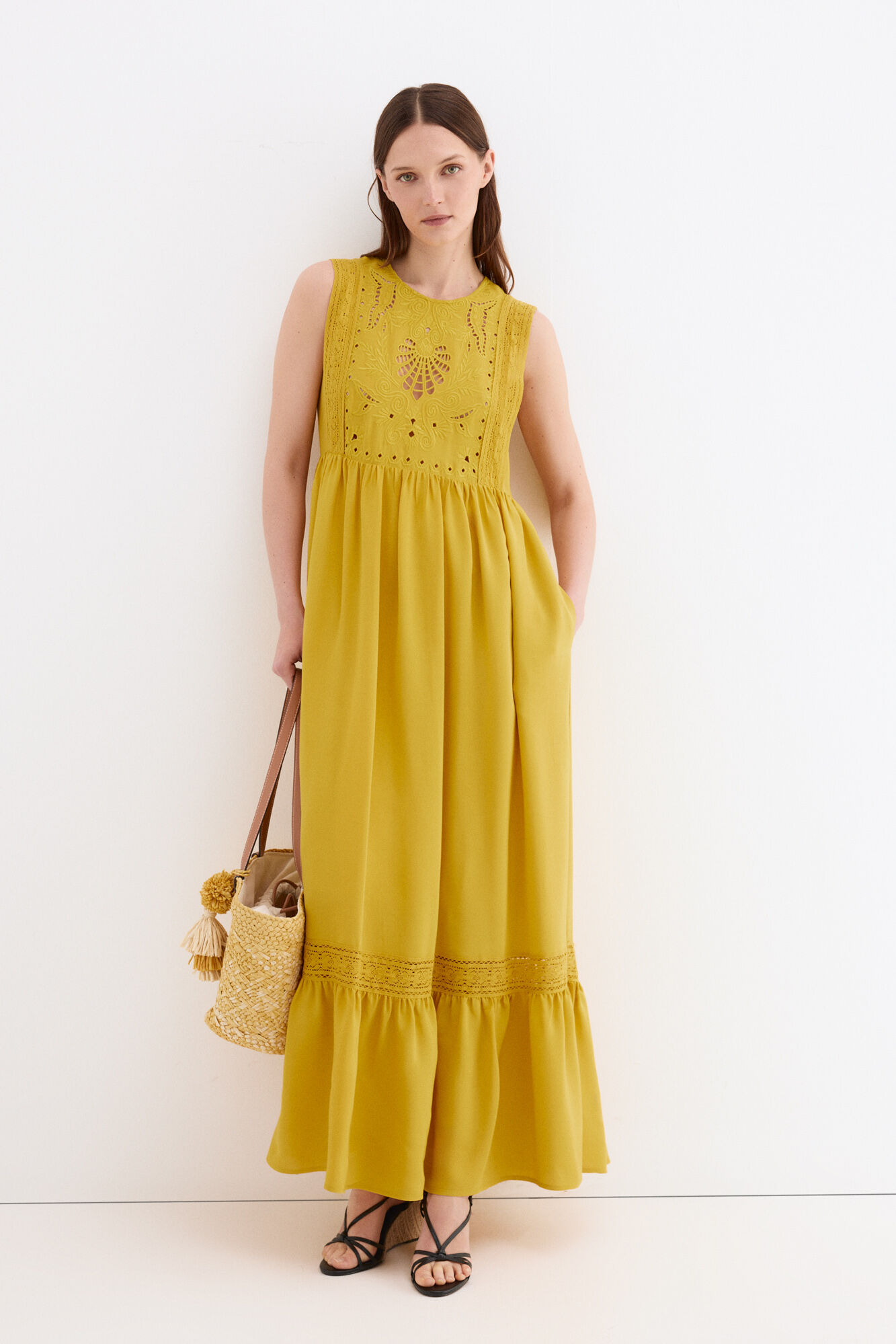 Pedro del Hierro Vestido rom&aacute;ntico bordados Amarillo