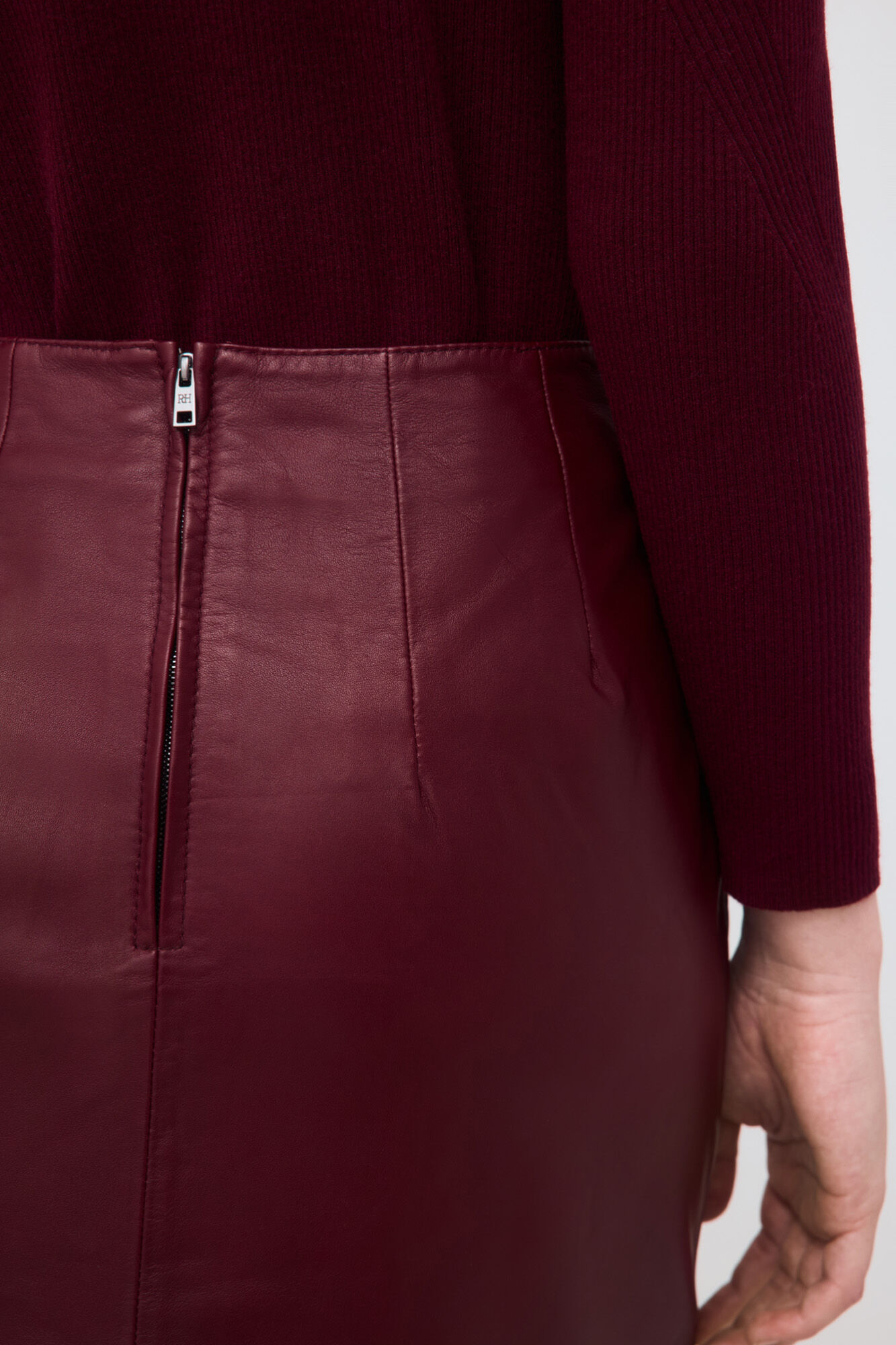 Pedro del Hierro Suede skirt Red