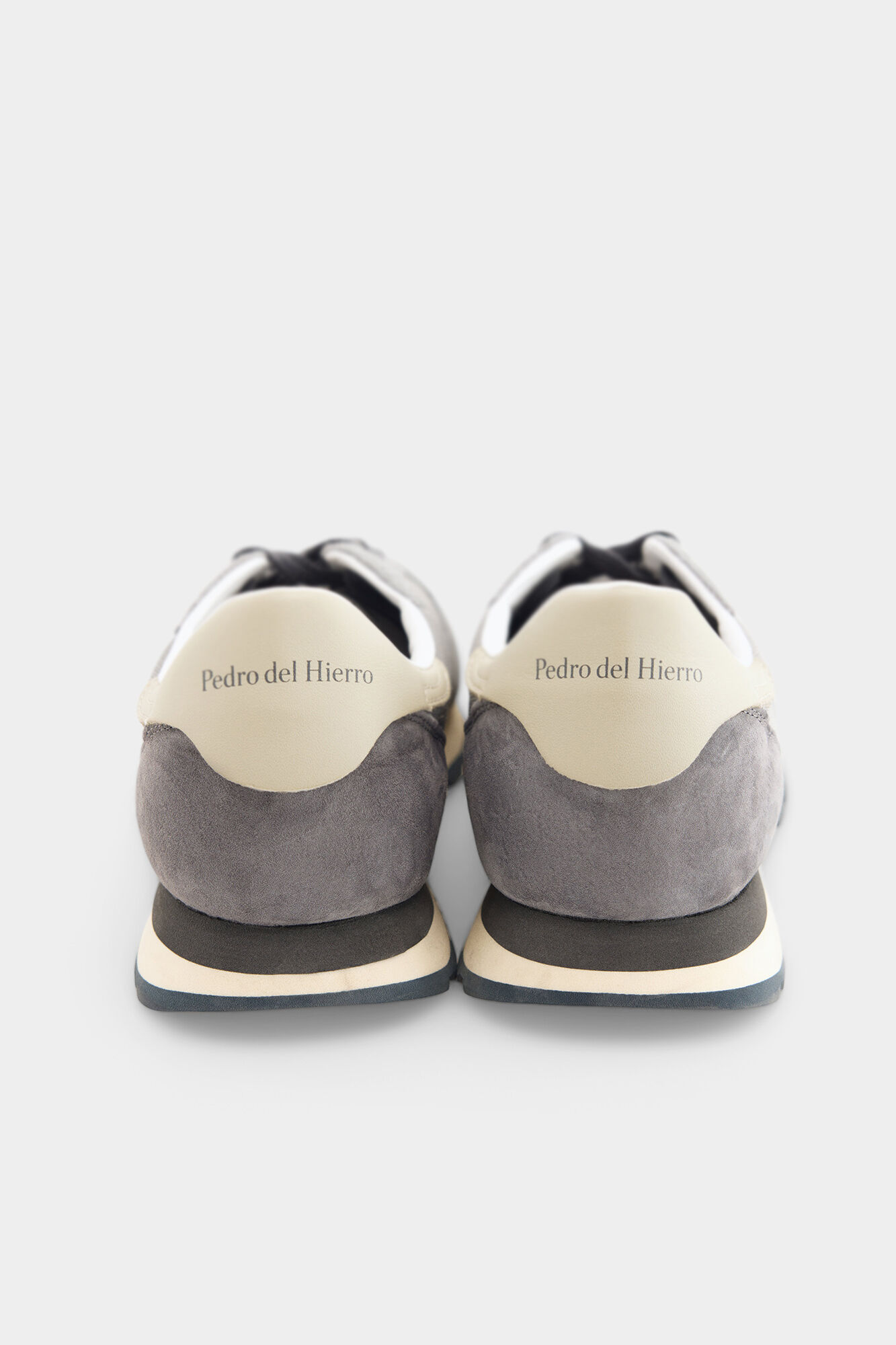 Pedro del Hierro T&eacute;nis em pele e t&ecirc;xtil Cizento