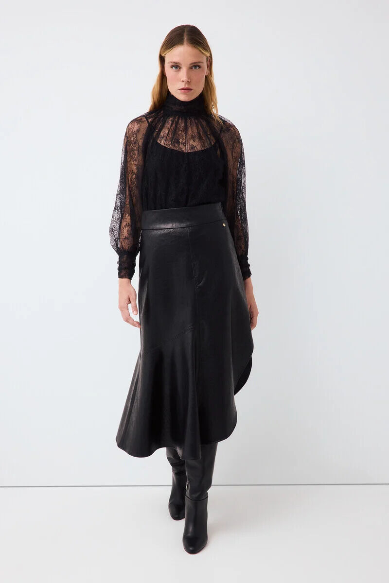Conjunto de falda y blusa