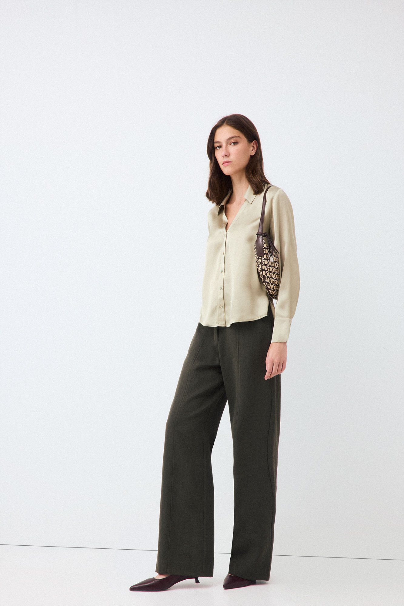 Conjunto de cal&ccedil;a e camisa