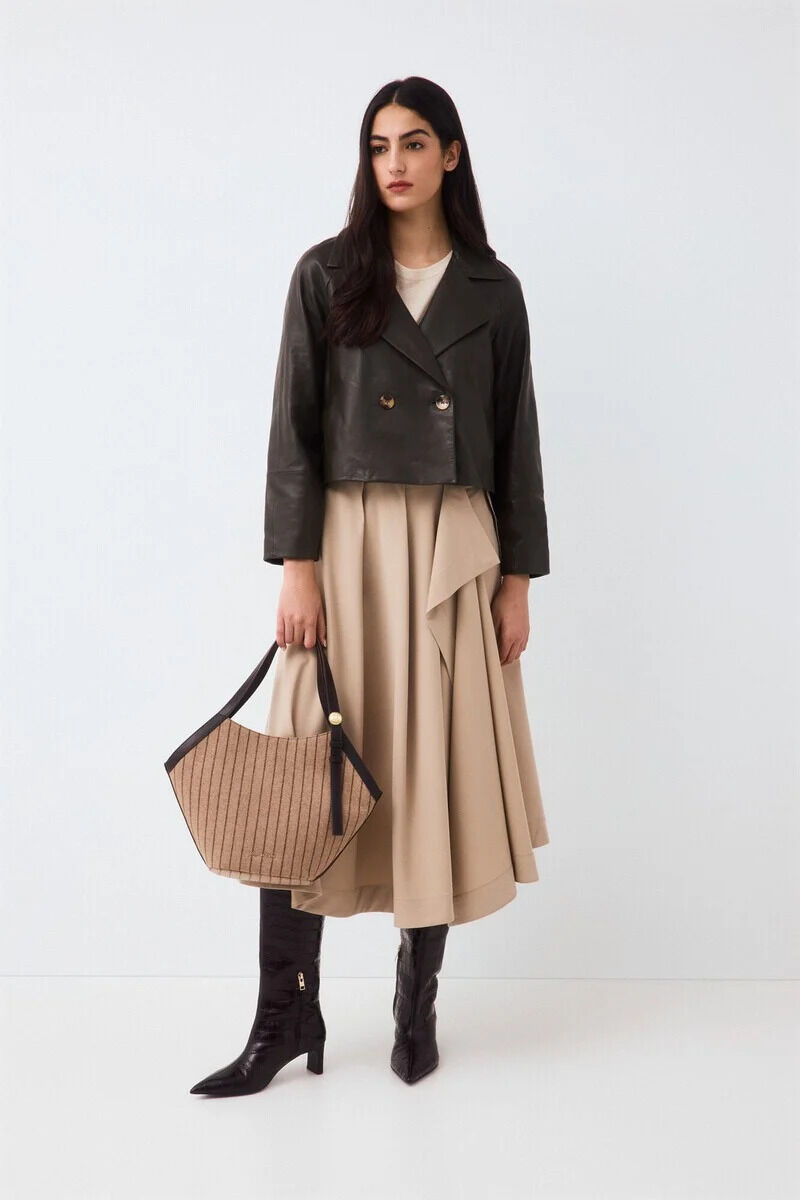 Conjunto de falda y chaqueta