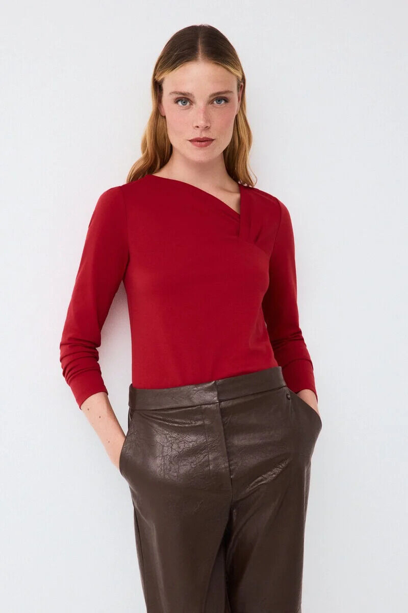 Conjunto de camiseta y pantal&oacute;n