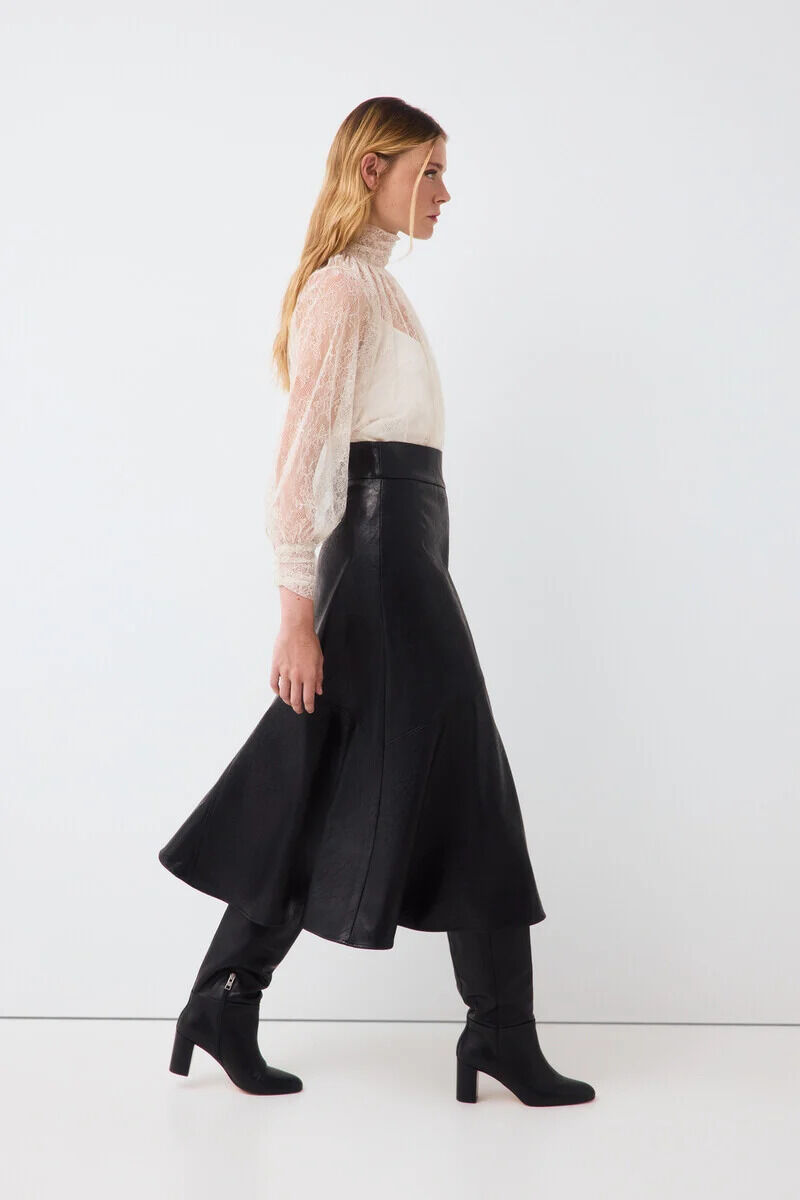 Conjunto de falda y blusa
