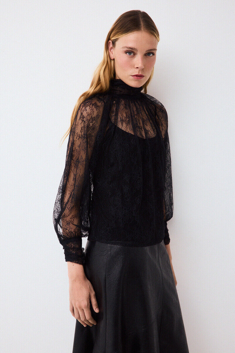Conjunto de falda y blusa